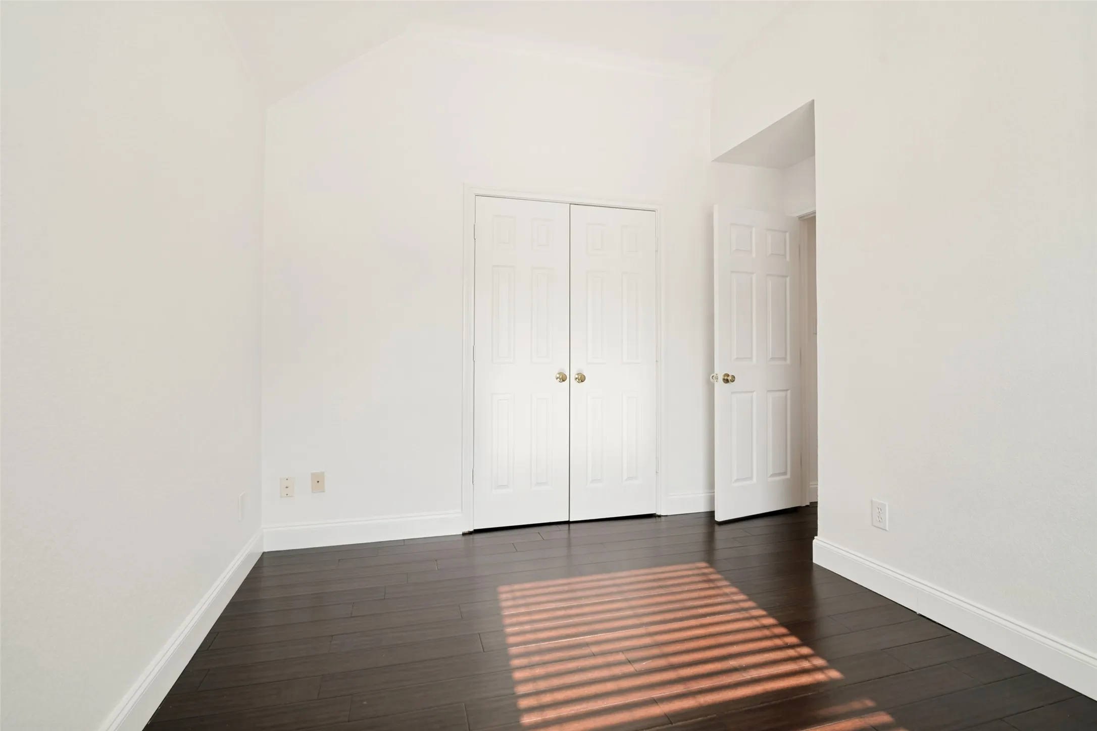 Single Family Residence For Rent in Collin County , 6924 Harvey Lane, Plano, Texas 75023, 3 Bedroom, 3 Bathroom, 2 Garage spaces, 1,924 Sqft, built in 1996, mls#21410173, Real Estate Agent in Plano, Homes For Rent in Collin county, Homes For Rent in Plano, Realtor in Plano Texas, Real Estate Brokerage Independent Realty Texas, Luminita Cordes Realtor
