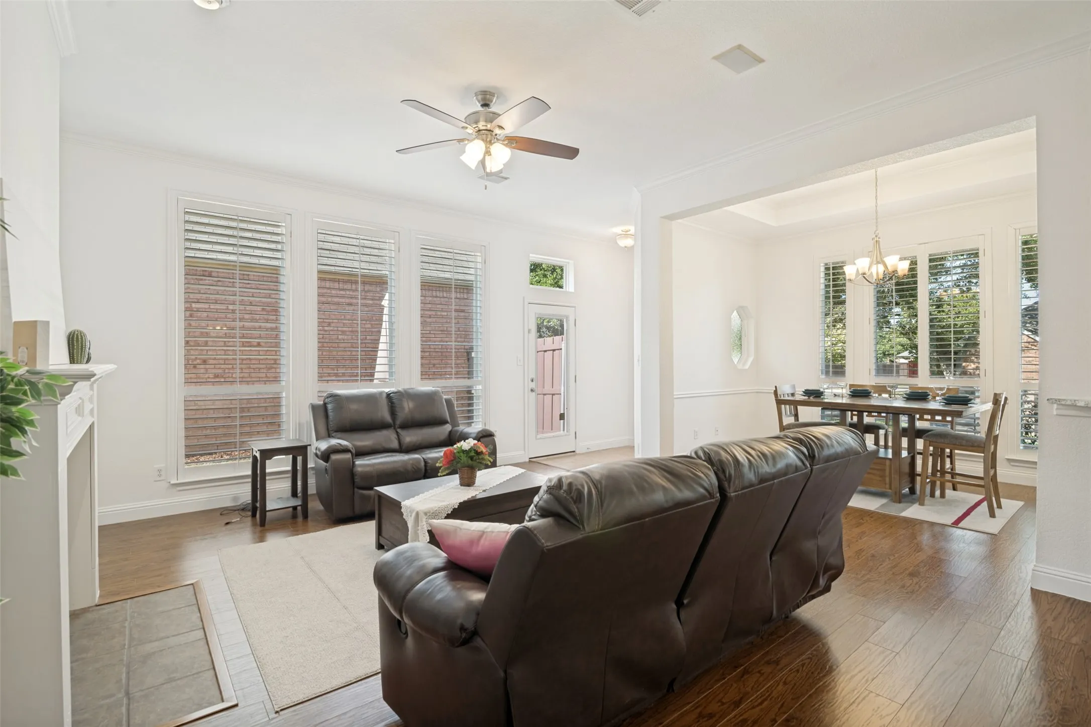 Single Family Residence For Rent in Collin County , 6924 Harvey Lane, Plano, Texas 75023, 3 Bedroom, 3 Bathroom, 2 Garage spaces, 1,924 Sqft, built in 1996, mls#21410173, Real Estate Agent in Plano, Homes For Rent in Collin county, Homes For Rent in Plano, Realtor in Plano Texas, Real Estate Brokerage Independent Realty Texas, Luminita Cordes Realtor