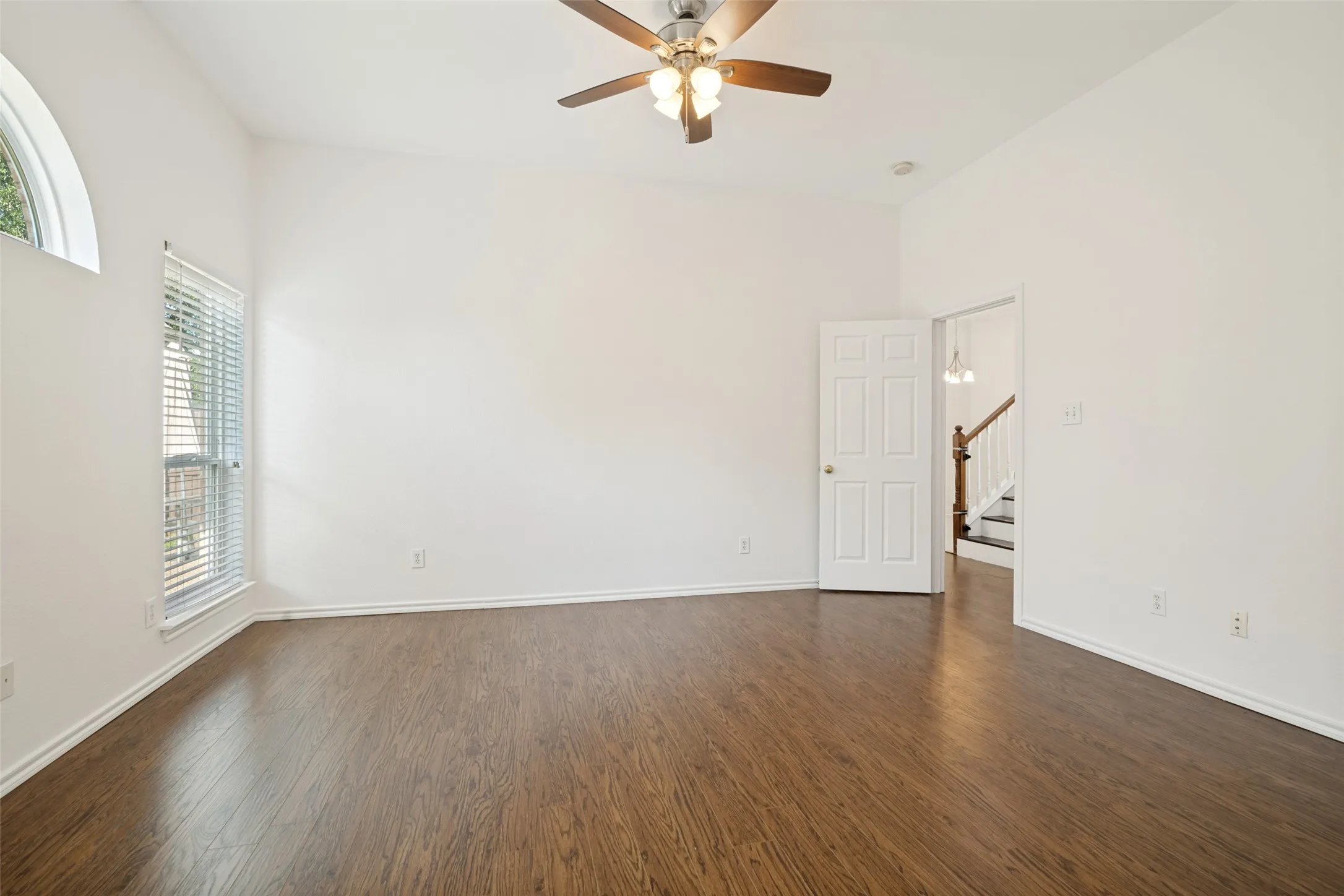 Single Family Residence For Rent in Collin County , 6924 Harvey Lane, Plano, Texas 75023, 3 Bedroom, 3 Bathroom, 2 Garage spaces, 1,924 Sqft, built in 1996, mls#21410173, Real Estate Agent in Plano, Homes For Rent in Collin county, Homes For Rent in Plano, Realtor in Plano Texas, Real Estate Brokerage Independent Realty Texas, Luminita Cordes Realtor