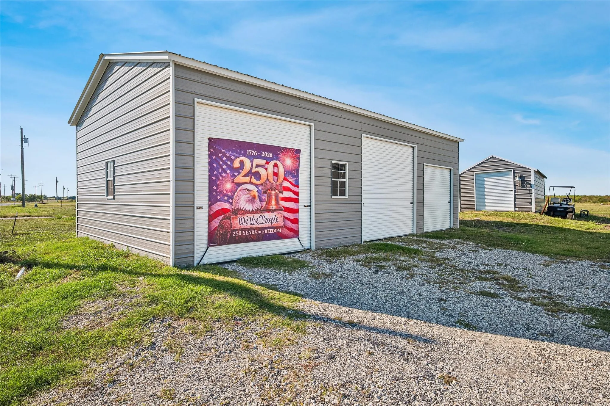 Large garage/shop.