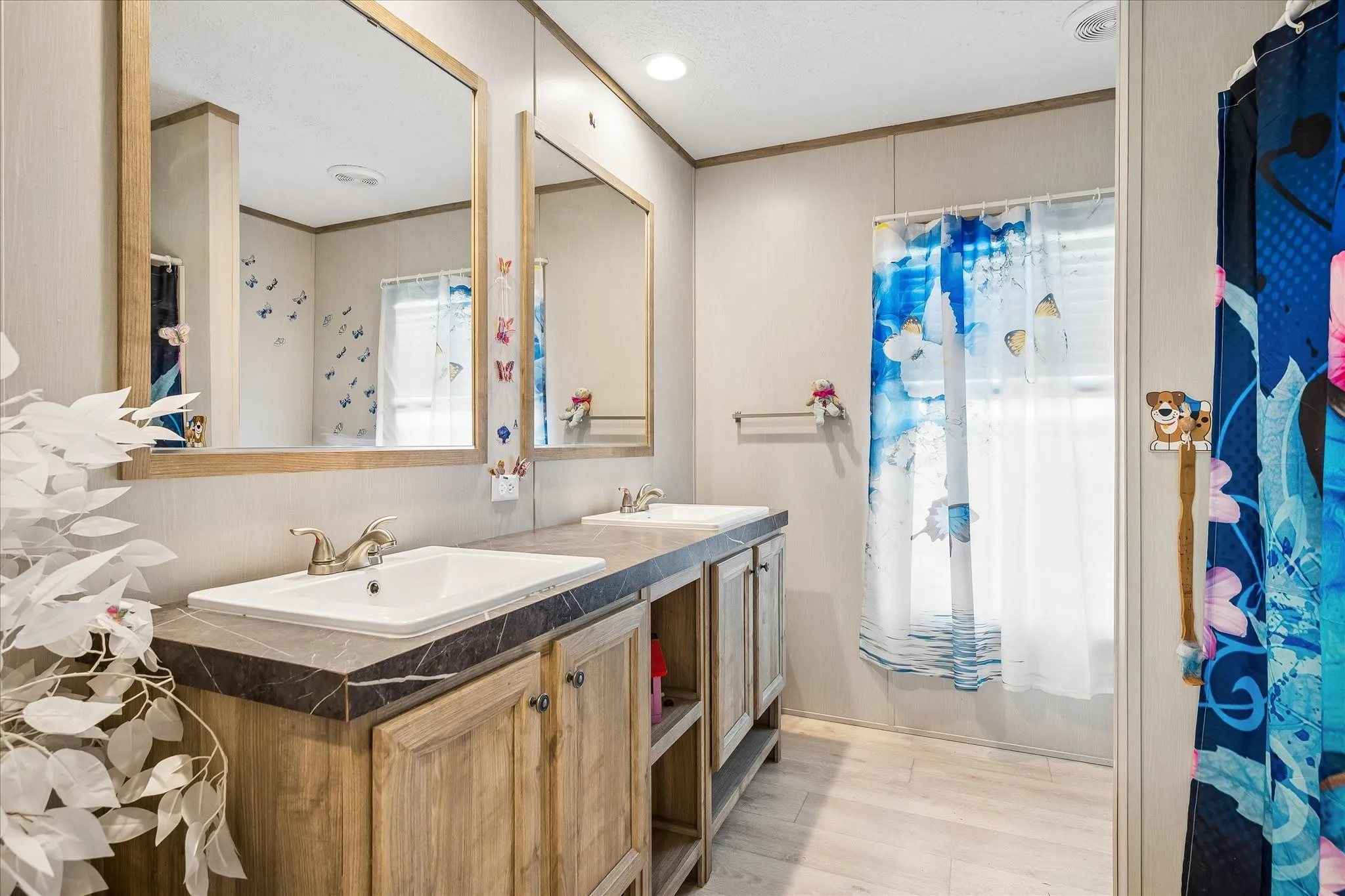 Mobile Home For Sale in Hunt County , 5390 CR 1091, Celeste, Texas 75423, 3 Bedroom, 2 Bathroom, 3 Garage spaces, 1,664 Sqft, built in 2022, mls#21409178, Real Estate Agent in Celeste, Homes For Sale in Hunt county, Homes For Sale in Celeste, Realtor in Celeste Texas, Real Estate Brokerage Independent Realty Texas, Luminita Cordes Realtor