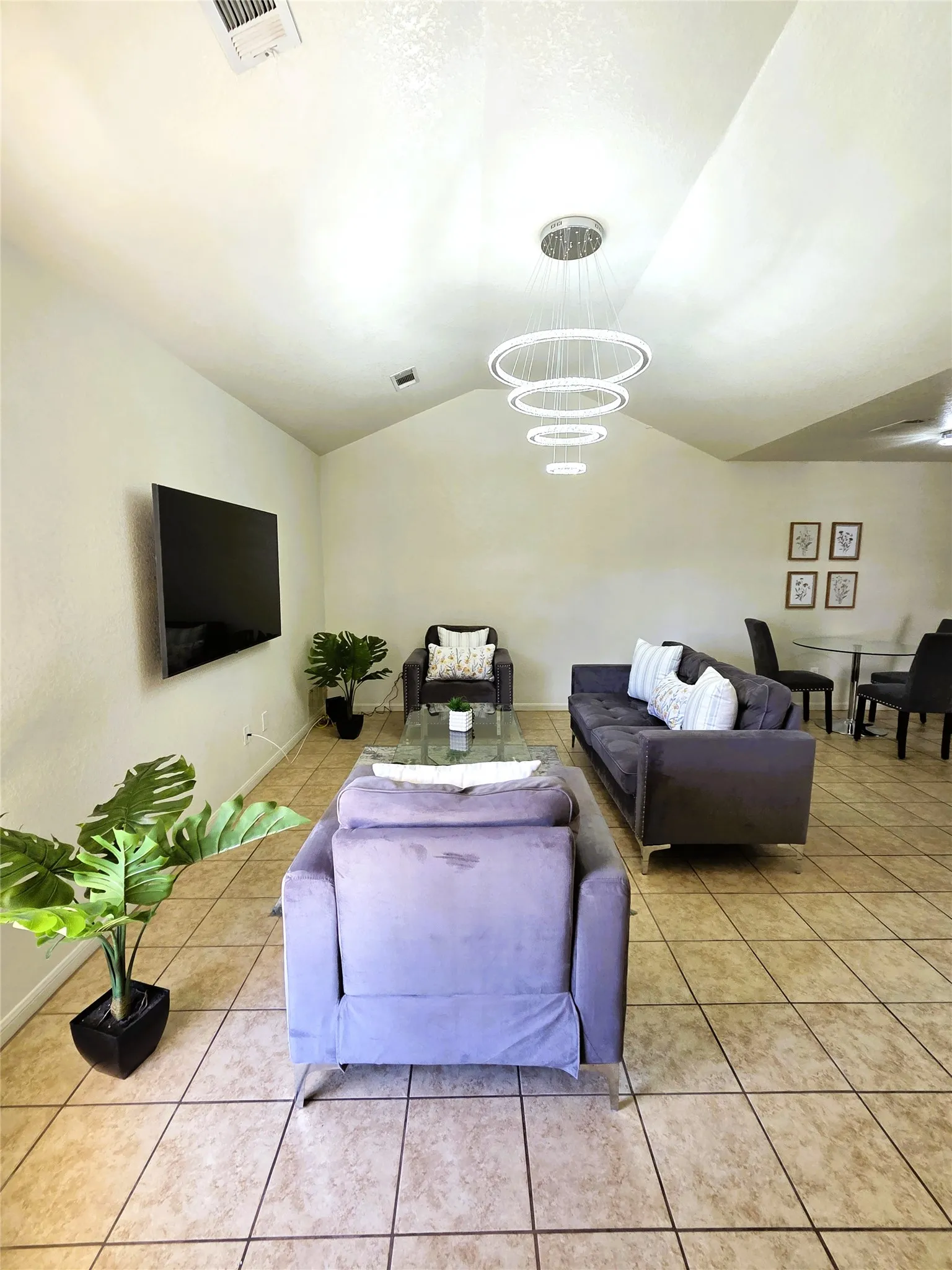 Single Family Residence For Sale in Bell County , 4506 Ronald Drive, Killeen, Texas 76542, 2 Bedroom, 2 Bathroom, 1 Garage spaces, 1,047 Sqft, built in 1998, mls#21408895, Real Estate Agent in Killeen, Homes For Sale in Bell county, Homes For Sale in Killeen, Realtor in Killeen Texas, Real Estate Brokerage Independent Realty Texas, Luminita Cordes Realtor