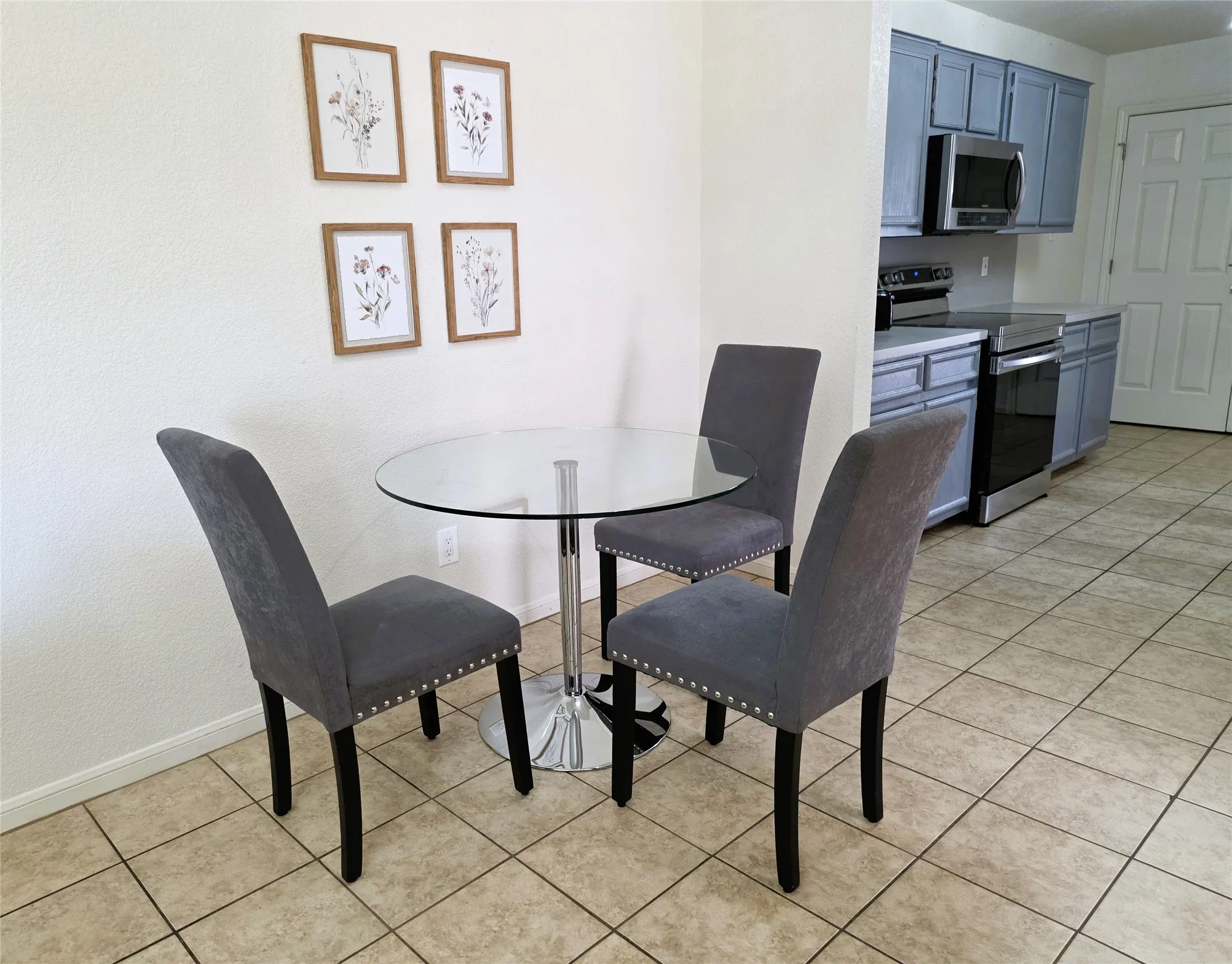 Single Family Residence For Sale in Bell County , 4506 Ronald Drive, Killeen, Texas 76542, 2 Bedroom, 2 Bathroom, 1 Garage spaces, 1,047 Sqft, built in 1998, mls#21408895, Real Estate Agent in Killeen, Homes For Sale in Bell county, Homes For Sale in Killeen, Realtor in Killeen Texas, Real Estate Brokerage Independent Realty Texas, Luminita Cordes Realtor