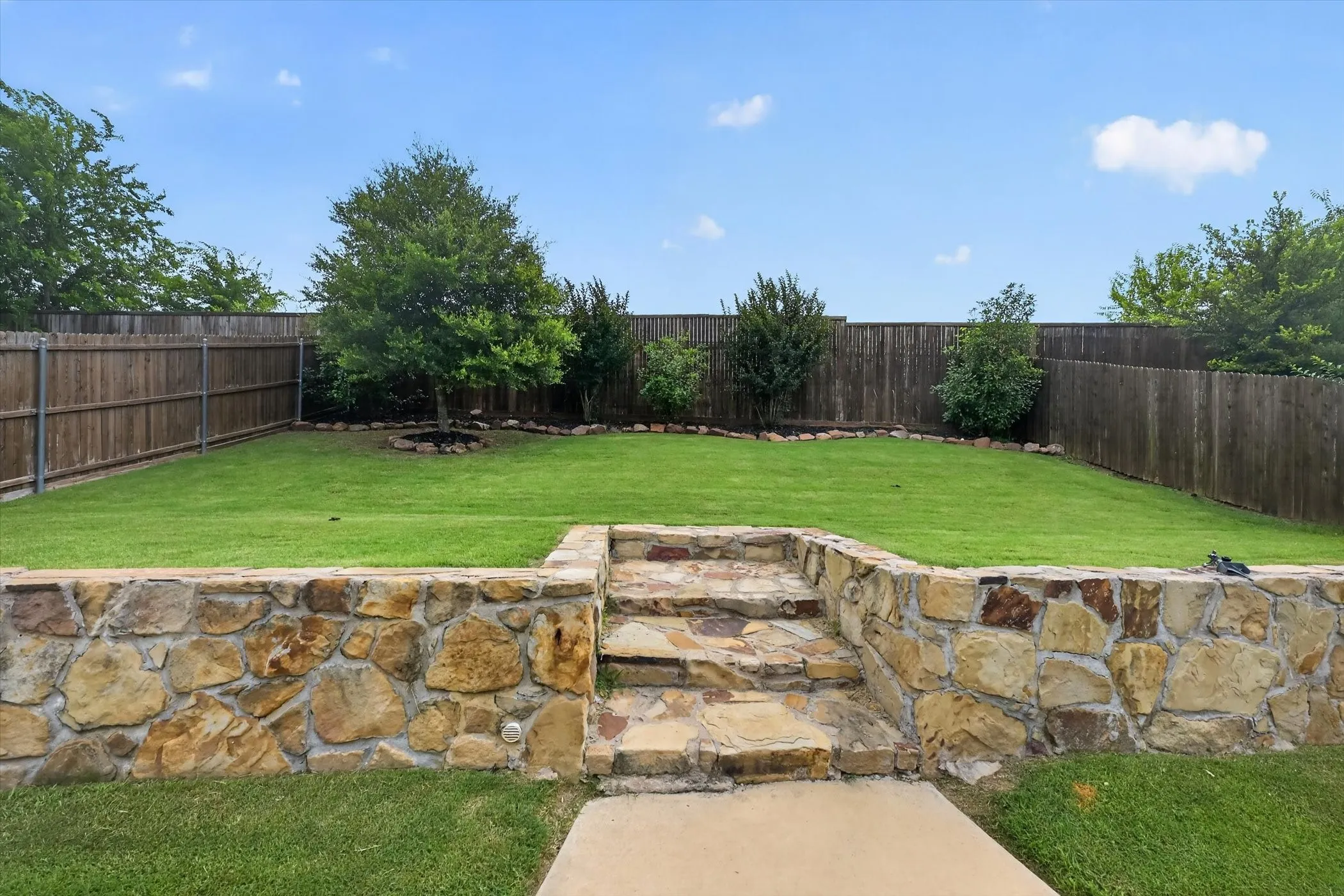 Single Family Residence For Sale in Collin County , 2728 Country Church Road, Mc Kinney, Texas 75071, 4 Bedroom, 4 Bathroom, 2 Garage spaces, 3,337 Sqft, built in 2018, mls#21410175, Real Estate Agent in Mc Kinney, Homes For Sale in Collin county, Homes For Sale in Mc Kinney, Realtor in Mc Kinney Texas, Real Estate Brokerage Independent Realty Texas, Luminita Cordes Realtor