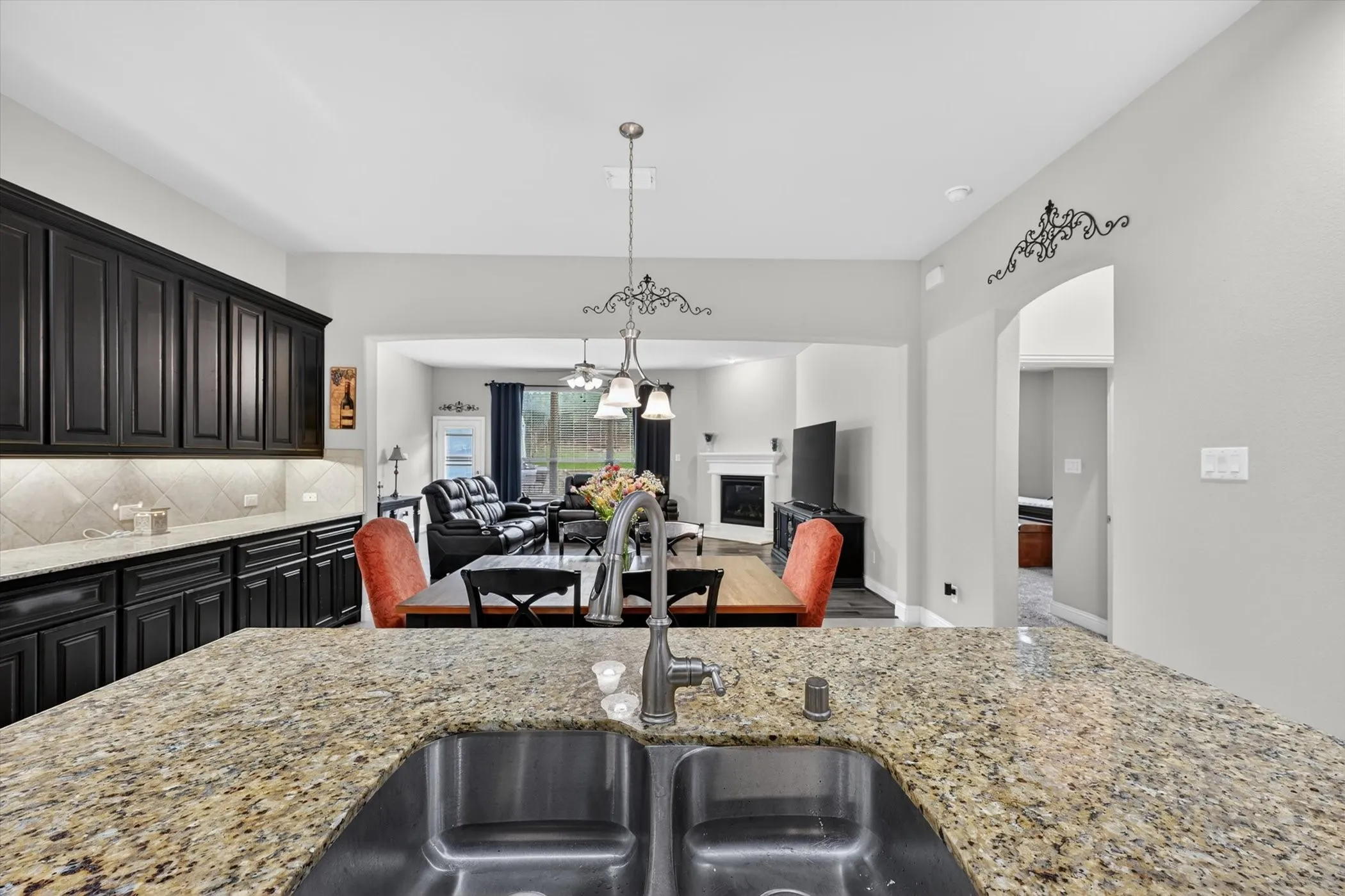 Single Family Residence For Sale in Collin County , 2728 Country Church Road, Mc Kinney, Texas 75071, 4 Bedroom, 4 Bathroom, 2 Garage spaces, 3,337 Sqft, built in 2018, mls#21410175, Real Estate Agent in Mc Kinney, Homes For Sale in Collin county, Homes For Sale in Mc Kinney, Realtor in Mc Kinney Texas, Real Estate Brokerage Independent Realty Texas, Luminita Cordes Realtor