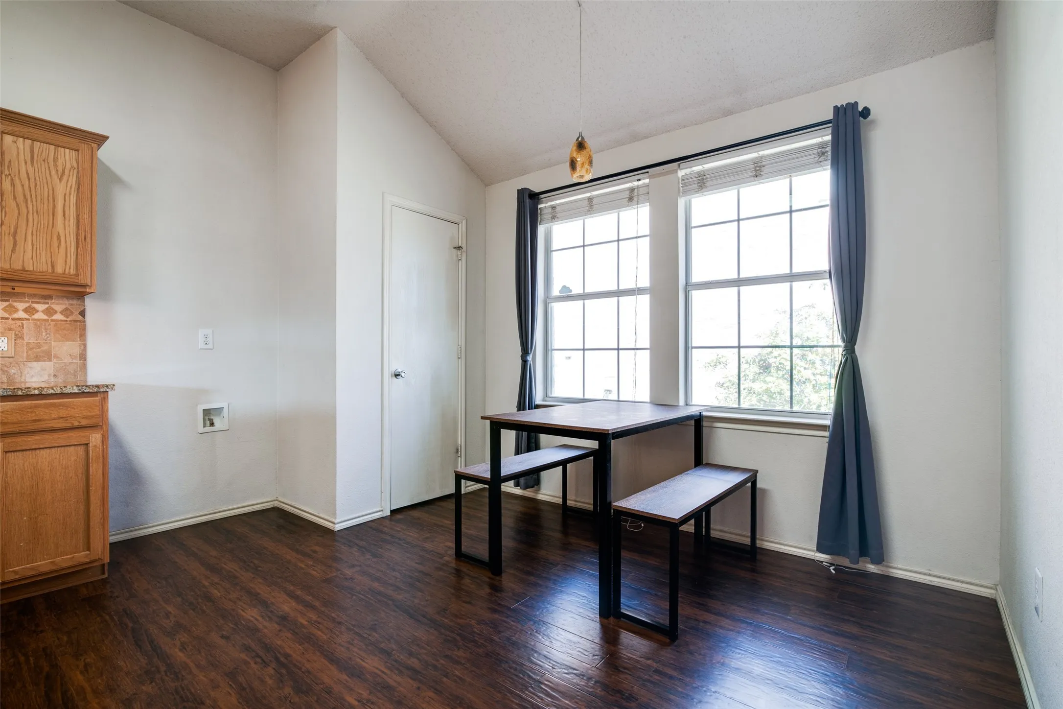 Single Family Residence For Sale in Rockwall County , 1604 Brice Drive, Royse City, Texas 75189, 3 Bedroom, 2 Bathroom, 2 Garage spaces, 1,811 Sqft, built in 2004, mls#21409230, Real Estate Agent in Royse City, Homes For Sale in Rockwall county, Homes For Sale in Royse City, Realtor in Royse City Texas, Real Estate Brokerage Independent Realty Texas, Luminita Cordes Realtor