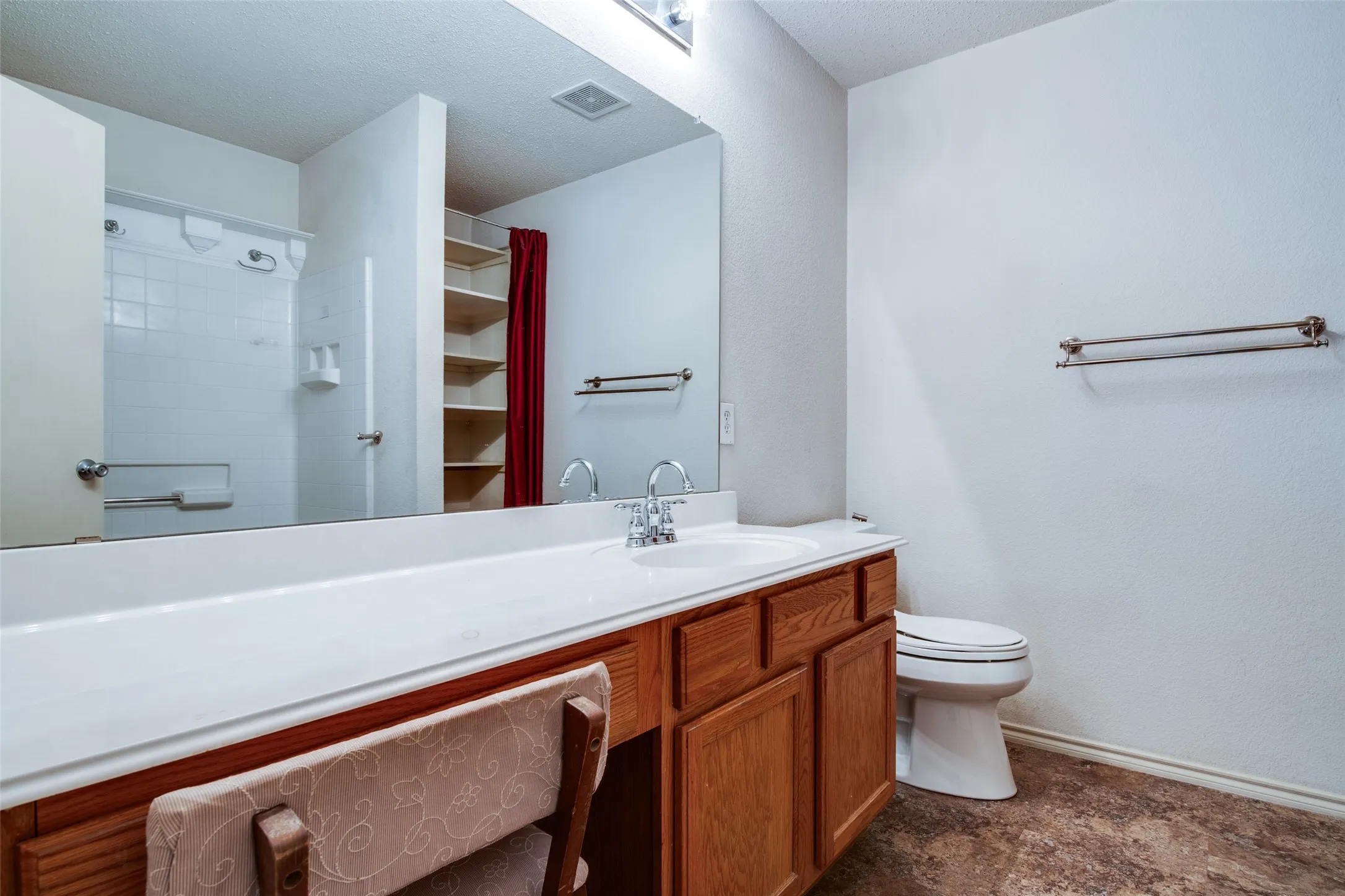 Single Family Residence For Sale in Rockwall County , 1604 Brice Drive, Royse City, Texas 75189, 3 Bedroom, 2 Bathroom, 2 Garage spaces, 1,811 Sqft, built in 2004, mls#21409230, Real Estate Agent in Royse City, Homes For Sale in Rockwall county, Homes For Sale in Royse City, Realtor in Royse City Texas, Real Estate Brokerage Independent Realty Texas, Luminita Cordes Realtor