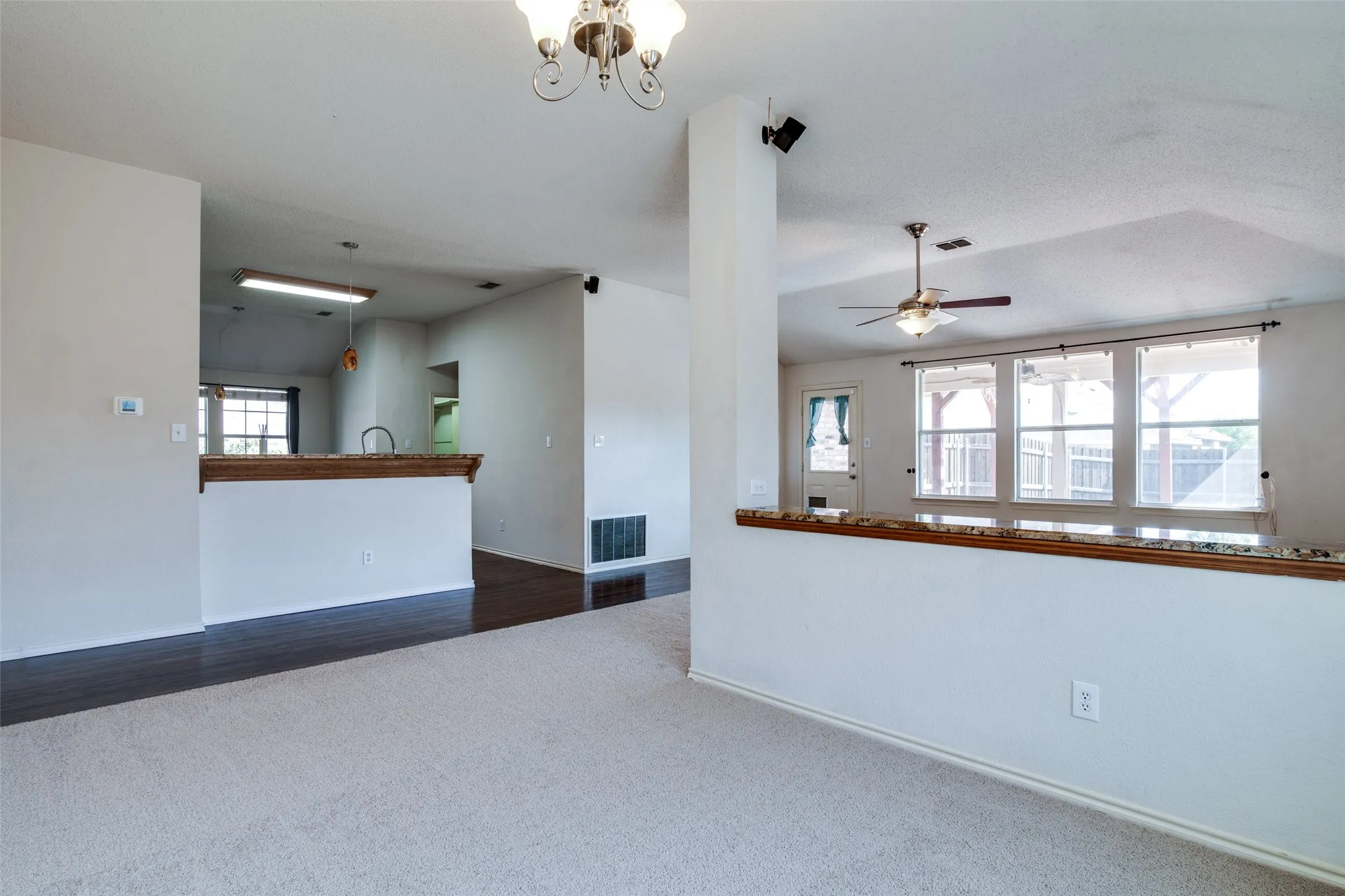 Single Family Residence For Sale in Rockwall County , 1604 Brice Drive, Royse City, Texas 75189, 3 Bedroom, 2 Bathroom, 2 Garage spaces, 1,811 Sqft, built in 2004, mls#21409230, Real Estate Agent in Royse City, Homes For Sale in Rockwall county, Homes For Sale in Royse City, Realtor in Royse City Texas, Real Estate Brokerage Independent Realty Texas, Luminita Cordes Realtor