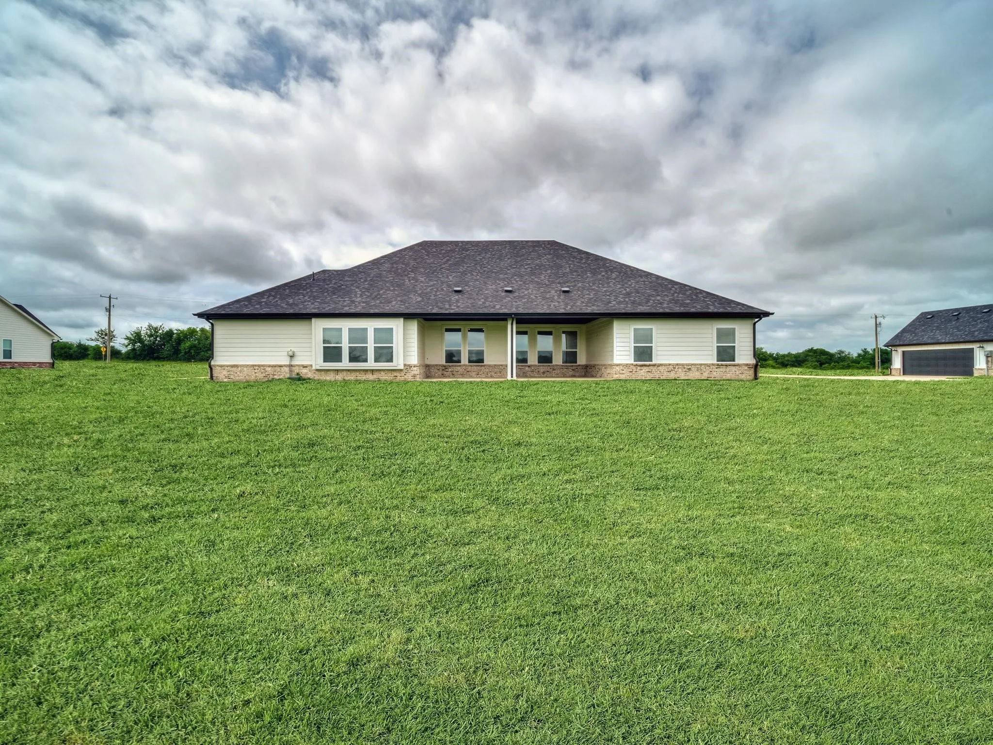 Single Family Residence For Rent in Hunt County , 2544 Fm 1566 W, Celeste, Texas 75423, 4 Bedroom, 3 Bathroom, 3 Garage spaces, 2,831 Sqft, built in 2022, mls#21410178, Real Estate Agent in Celeste, Homes For Rent in Hunt county, Homes For Rent in Celeste, Realtor in Celeste Texas, Real Estate Brokerage Independent Realty Texas, Luminita Cordes Realtor