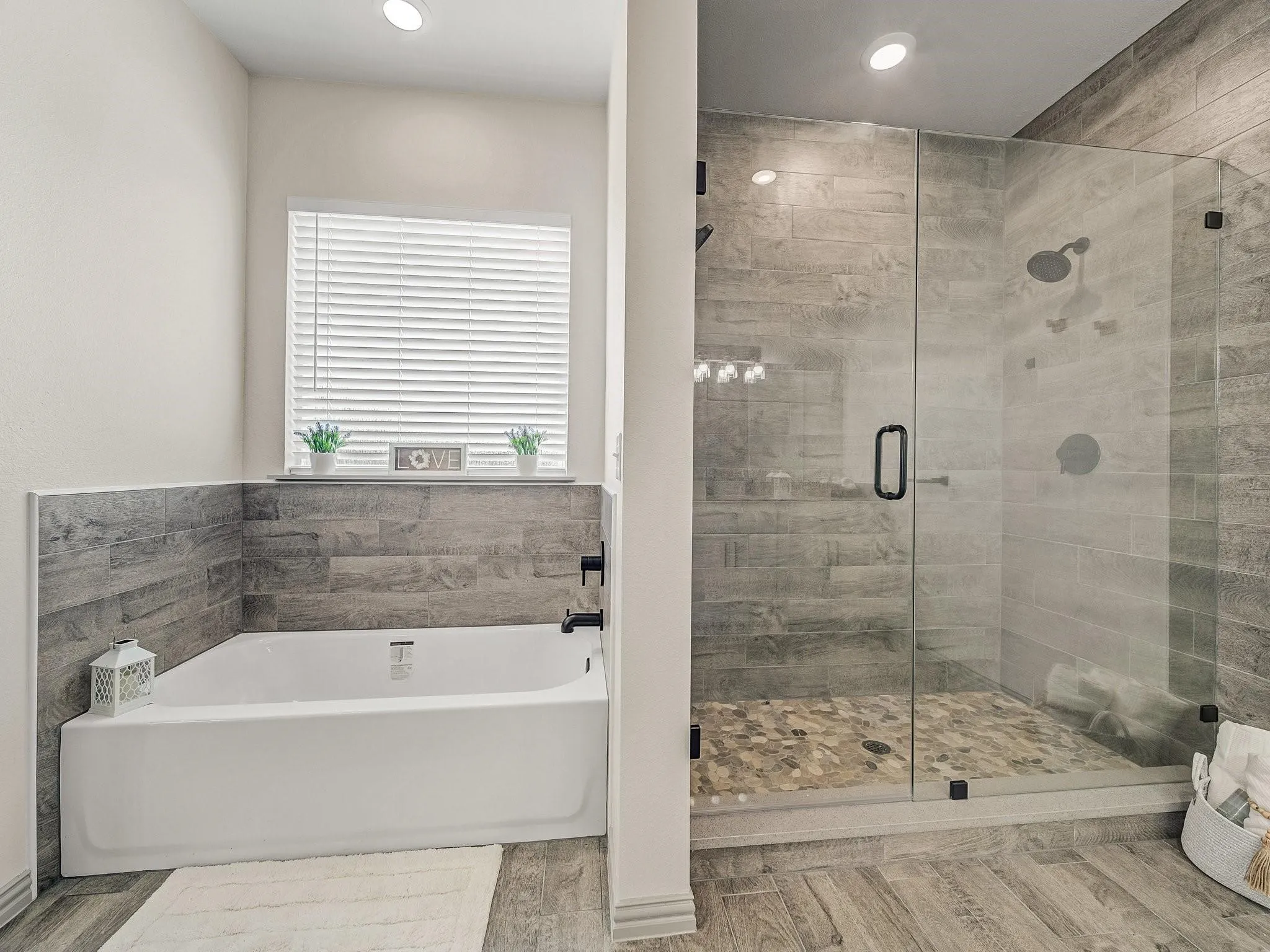 Single Family Residence For Rent in Hunt County , 2544 Fm 1566 W, Celeste, Texas 75423, 4 Bedroom, 3 Bathroom, 3 Garage spaces, 2,831 Sqft, built in 2022, mls#21410178, Real Estate Agent in Celeste, Homes For Rent in Hunt county, Homes For Rent in Celeste, Realtor in Celeste Texas, Real Estate Brokerage Independent Realty Texas, Luminita Cordes Realtor