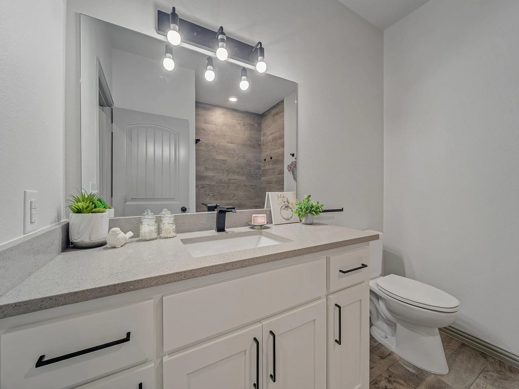 Single Family Residence For Rent in Hunt County , 2544 Fm 1566 W, Celeste, Texas 75423, 4 Bedroom, 3 Bathroom, 3 Garage spaces, 2,831 Sqft, built in 2022, mls#21410178, Real Estate Agent in Celeste, Homes For Rent in Hunt county, Homes For Rent in Celeste, Realtor in Celeste Texas, Real Estate Brokerage Independent Realty Texas, Luminita Cordes Realtor