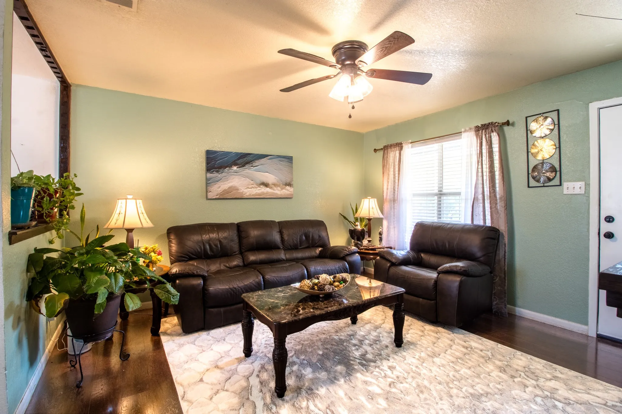 Single Family Residence For Sale in Kaufman County , 807 E 10th Street, Kemp, Texas 75143, 3 Bedroom, 2 Bathroom, 1 Garage spaces, 1,152 Sqft, built in 2003, mls#21405263, Real Estate Agent in Kemp, Homes For Sale in Kaufman county, Homes For Sale in Kemp, Realtor in Kemp Texas, Real Estate Brokerage Independent Realty Texas, Luminita Cordes Realtor