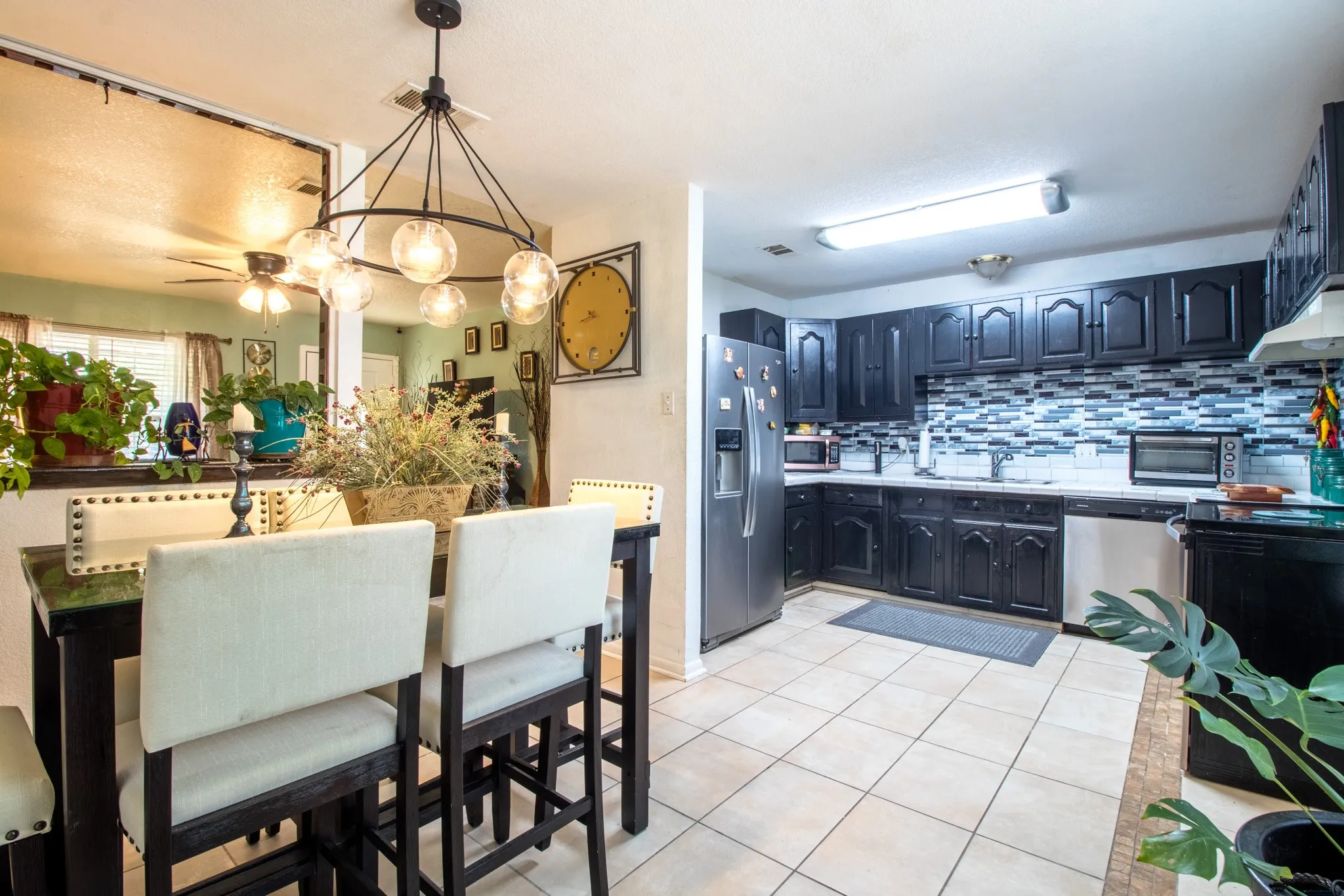 Single Family Residence For Sale in Kaufman County , 807 E 10th Street, Kemp, Texas 75143, 3 Bedroom, 2 Bathroom, 1 Garage spaces, 1,152 Sqft, built in 2003, mls#21405263, Real Estate Agent in Kemp, Homes For Sale in Kaufman county, Homes For Sale in Kemp, Realtor in Kemp Texas, Real Estate Brokerage Independent Realty Texas, Luminita Cordes Realtor