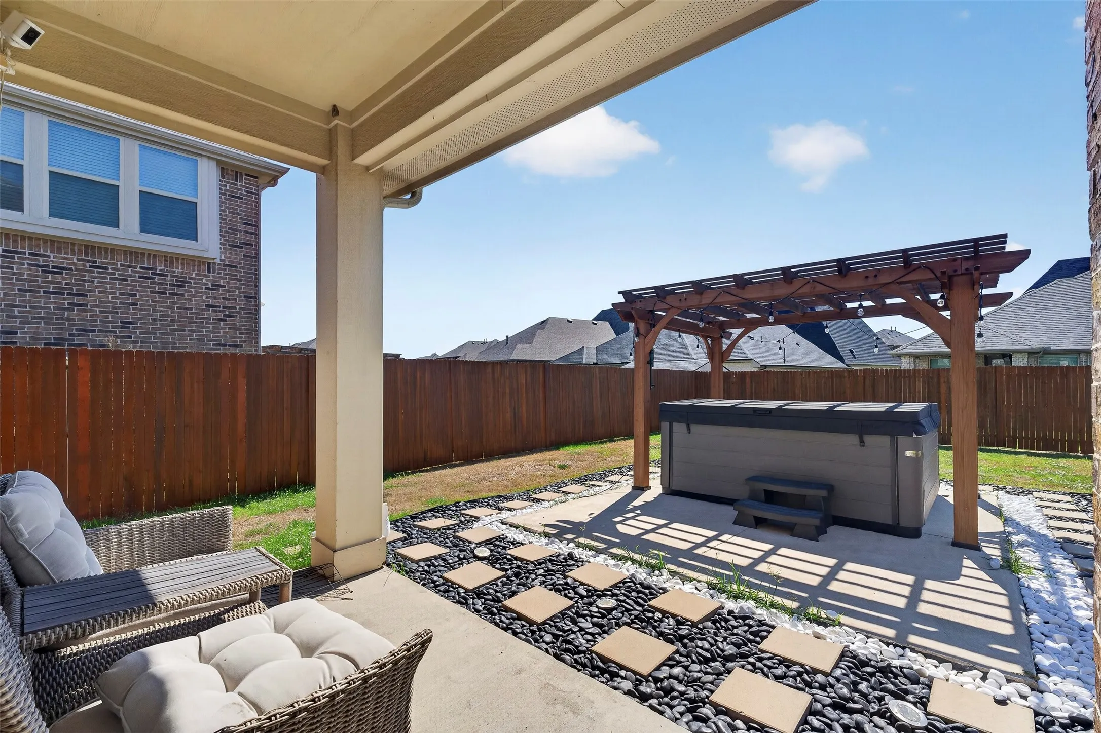 Covered patio with concrete flooring