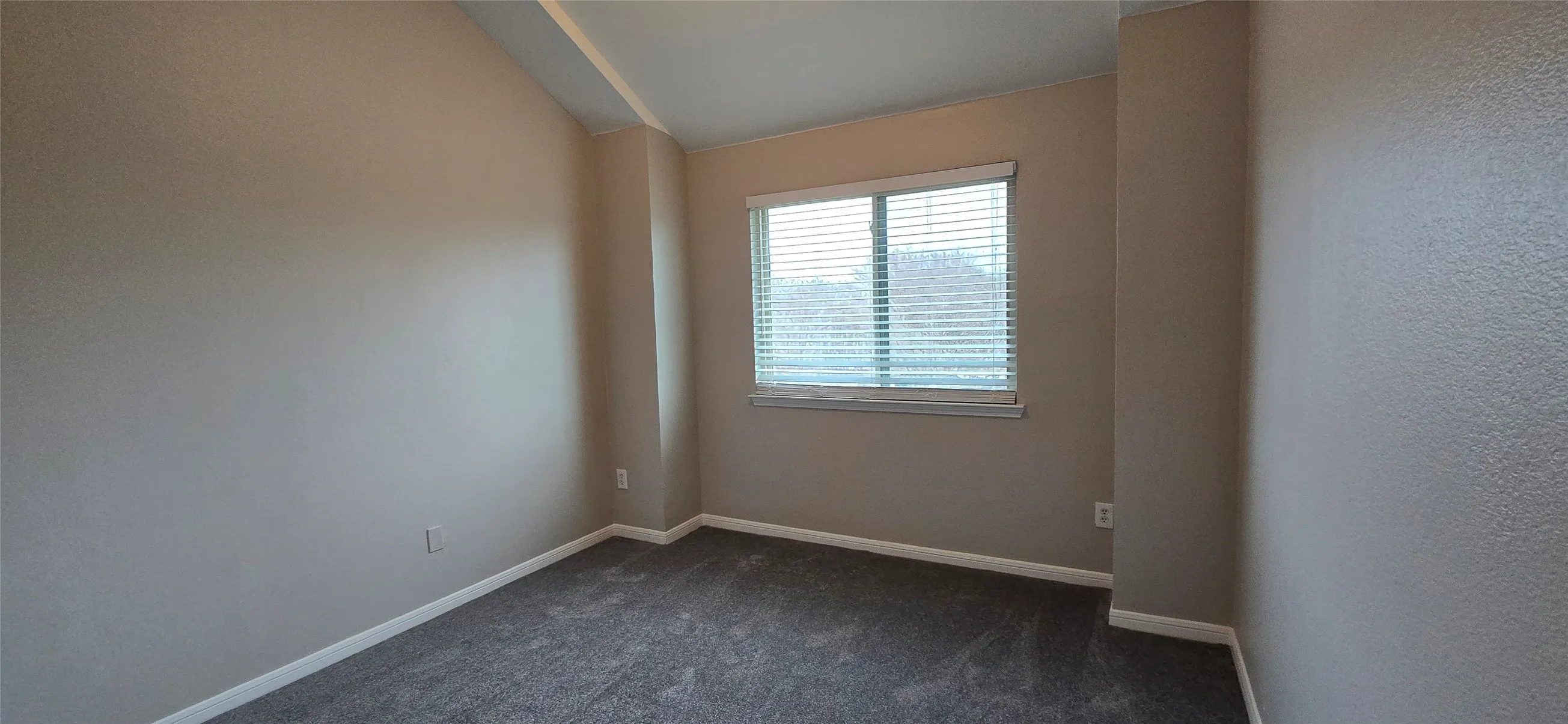 Single Family Residence For Rent in Collin County , 5004 Wethington Court, Mc Kinney, Texas 75071, 4 Bedroom, 3 Bathroom, 2 Garage spaces, 2,098 Sqft, built in 2001, mls#21410181, Real Estate Agent in Mc Kinney, Homes For Rent in Collin county, Homes For Rent in Mc Kinney, Realtor in Mc Kinney Texas, Real Estate Brokerage Independent Realty Texas, Luminita Cordes Realtor