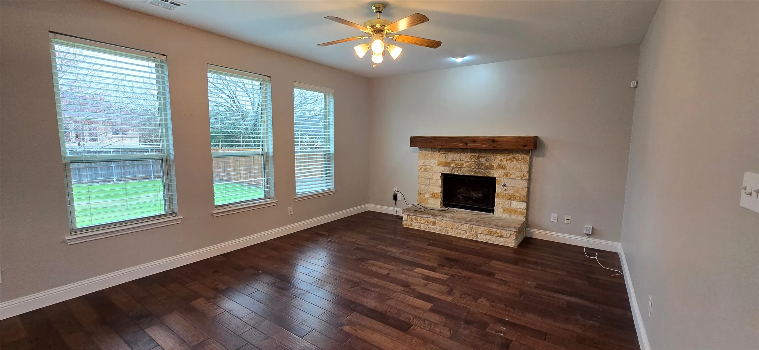 Single Family Residence For Rent in Collin County , 5004 Wethington Court, Mc Kinney, Texas 75071, 4 Bedroom, 3 Bathroom, 2 Garage spaces, 2,098 Sqft, built in 2001, mls#21410181, Real Estate Agent in Mc Kinney, Homes For Rent in Collin county, Homes For Rent in Mc Kinney, Realtor in Mc Kinney Texas, Real Estate Brokerage Independent Realty Texas, Luminita Cordes Realtor