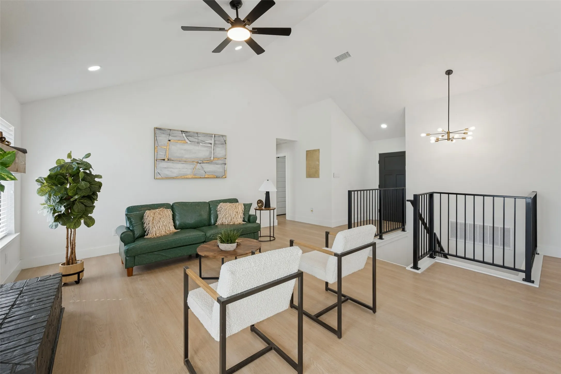 Single Family Residence For Sale in Tarrant County , 3713 Ashley Lane, Fort Worth, Texas 76123, 5 Bedroom, 3 Bathroom, 2 Garage spaces, 3,008 Sqft, built in 1986, mls#21410163, Real Estate Agent in Fort Worth, Homes For Sale in Tarrant county, Homes For Sale in Fort Worth, Realtor in Fort Worth Texas, Real Estate Brokerage Independent Realty Texas, Luminita Cordes Realtor