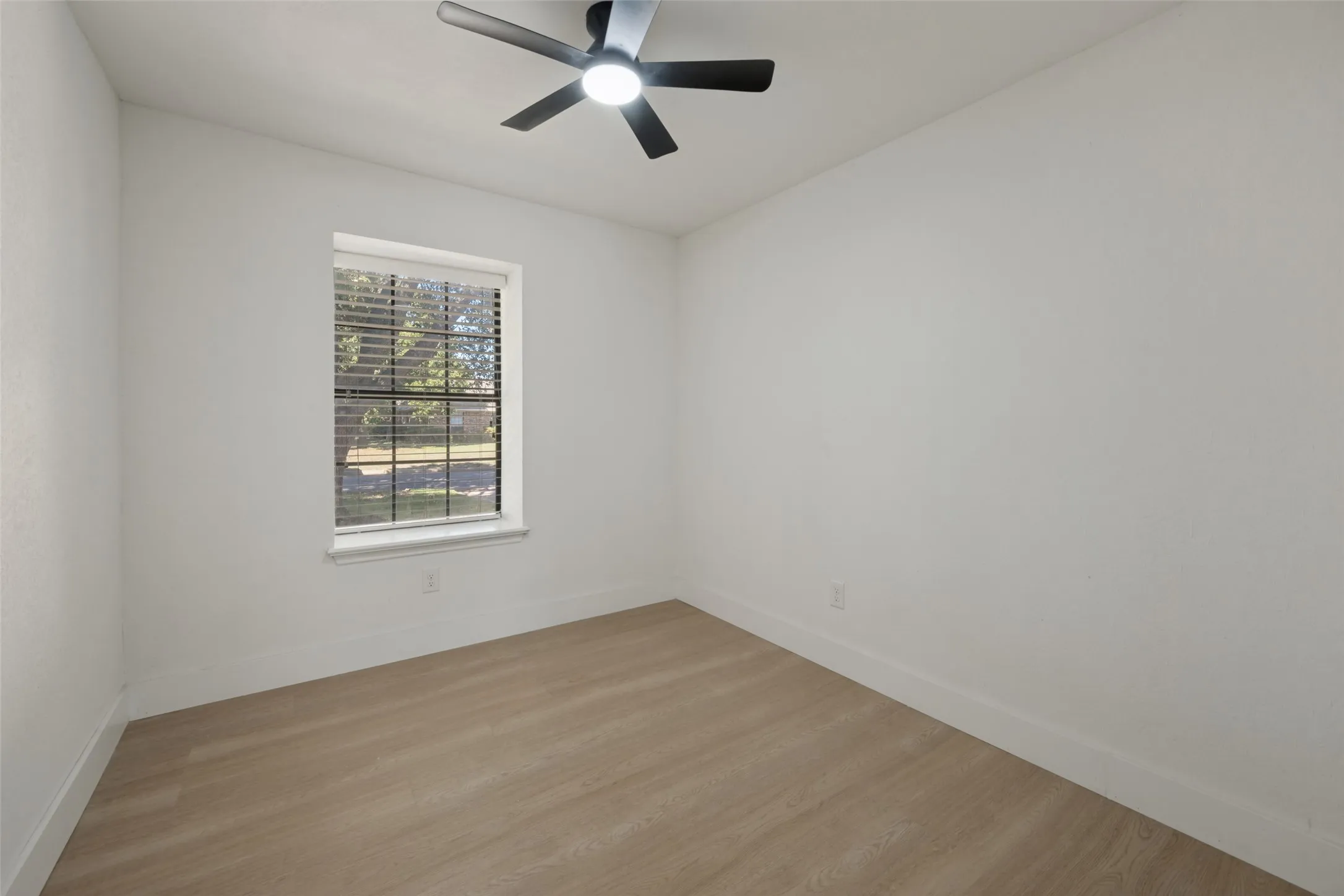 Single Family Residence For Sale in Tarrant County , 3713 Ashley Lane, Fort Worth, Texas 76123, 5 Bedroom, 3 Bathroom, 2 Garage spaces, 3,008 Sqft, built in 1986, mls#21410163, Real Estate Agent in Fort Worth, Homes For Sale in Tarrant county, Homes For Sale in Fort Worth, Realtor in Fort Worth Texas, Real Estate Brokerage Independent Realty Texas, Luminita Cordes Realtor