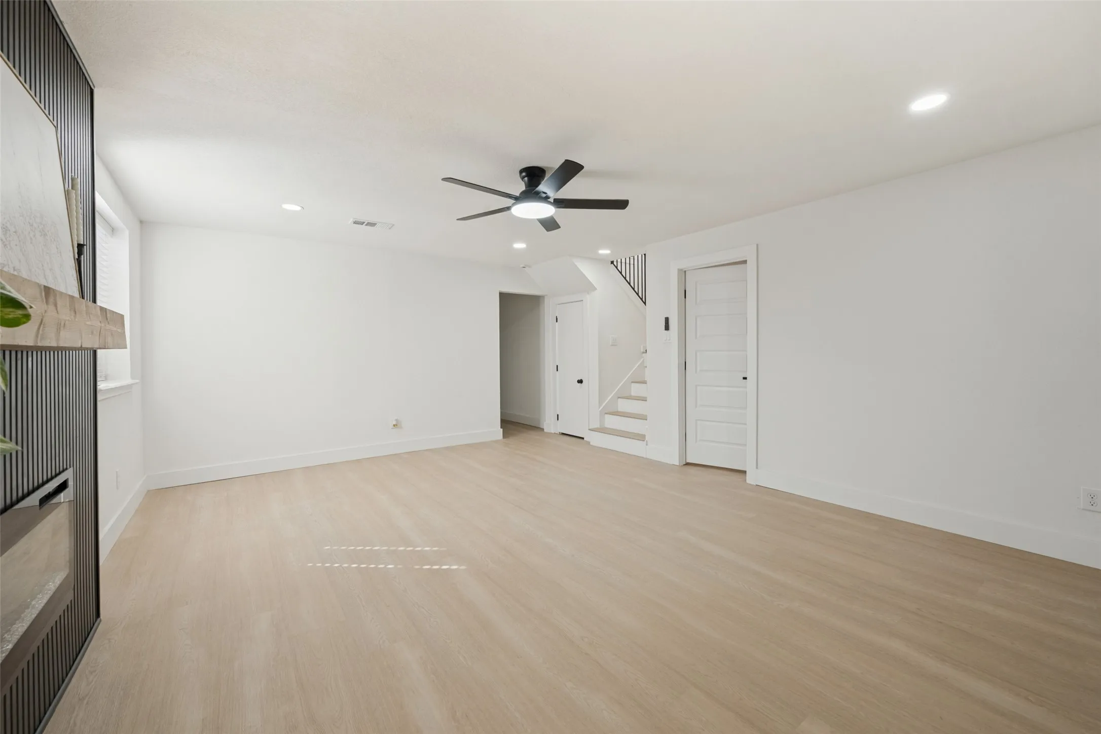 Single Family Residence For Sale in Tarrant County , 3713 Ashley Lane, Fort Worth, Texas 76123, 5 Bedroom, 3 Bathroom, 2 Garage spaces, 3,008 Sqft, built in 1986, mls#21410163, Real Estate Agent in Fort Worth, Homes For Sale in Tarrant county, Homes For Sale in Fort Worth, Realtor in Fort Worth Texas, Real Estate Brokerage Independent Realty Texas, Luminita Cordes Realtor