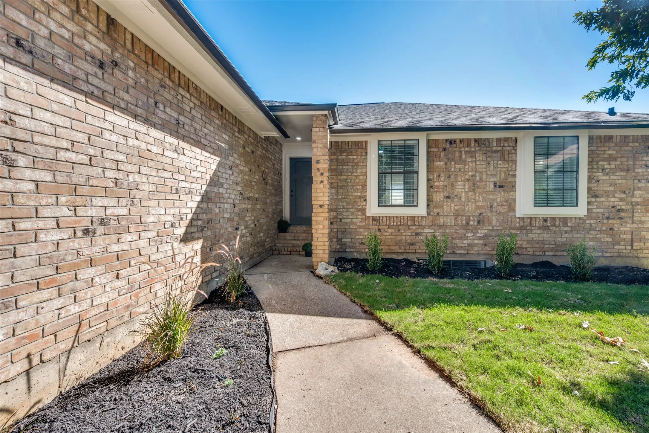 Single Family Residence For Sale in Tarrant County , 3713 Ashley Lane, Fort Worth, Texas 76123, 5 Bedroom, 3 Bathroom, 2 Garage spaces, 3,008 Sqft, built in 1986, mls#21410163, Real Estate Agent in Fort Worth, Homes For Sale in Tarrant county, Homes For Sale in Fort Worth, Realtor in Fort Worth Texas, Real Estate Brokerage Independent Realty Texas, Luminita Cordes Realtor