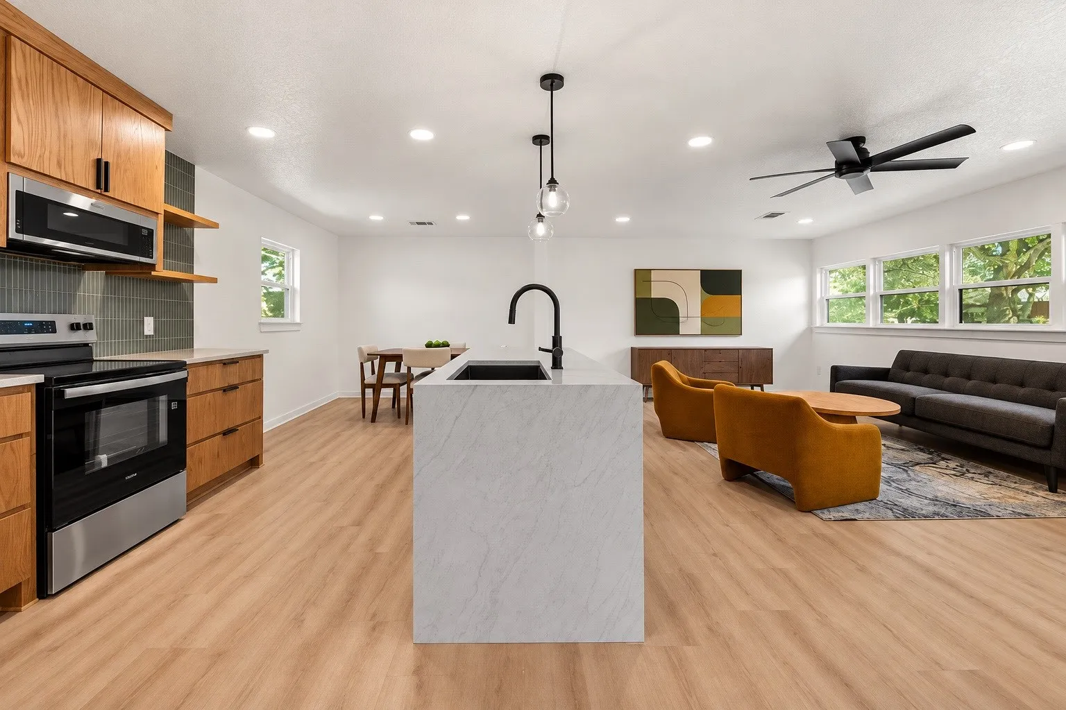 Single Family Residence For Sale in Mc Lennan County , 1116 N 44th Street, Waco, Texas 76710, 3 Bedroom, 2 Bathroom, 1 Garage spaces, 1,407 Sqft, built in 1952, mls#21410171, Real Estate Agent in Waco, Homes For Sale in Mc Lennan county, Homes For Sale in Waco, Realtor in Waco Texas, Real Estate Brokerage Independent Realty Texas, Luminita Cordes Realtor