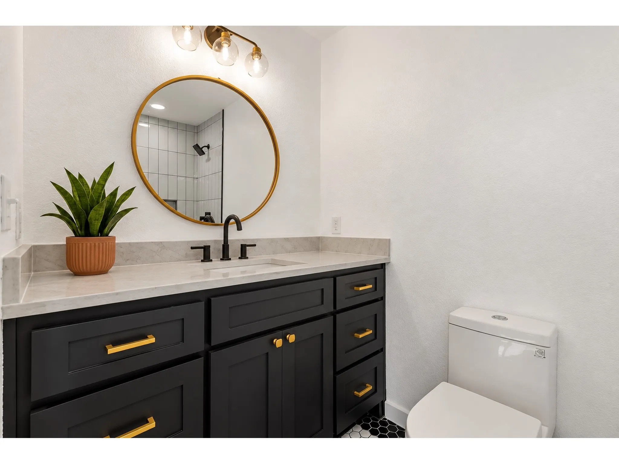 Single Family Residence For Sale in Mc Lennan County , 1116 N 44th Street, Waco, Texas 76710, 3 Bedroom, 2 Bathroom, 1 Garage spaces, 1,407 Sqft, built in 1952, mls#21410171, Real Estate Agent in Waco, Homes For Sale in Mc Lennan county, Homes For Sale in Waco, Realtor in Waco Texas, Real Estate Brokerage Independent Realty Texas, Luminita Cordes Realtor