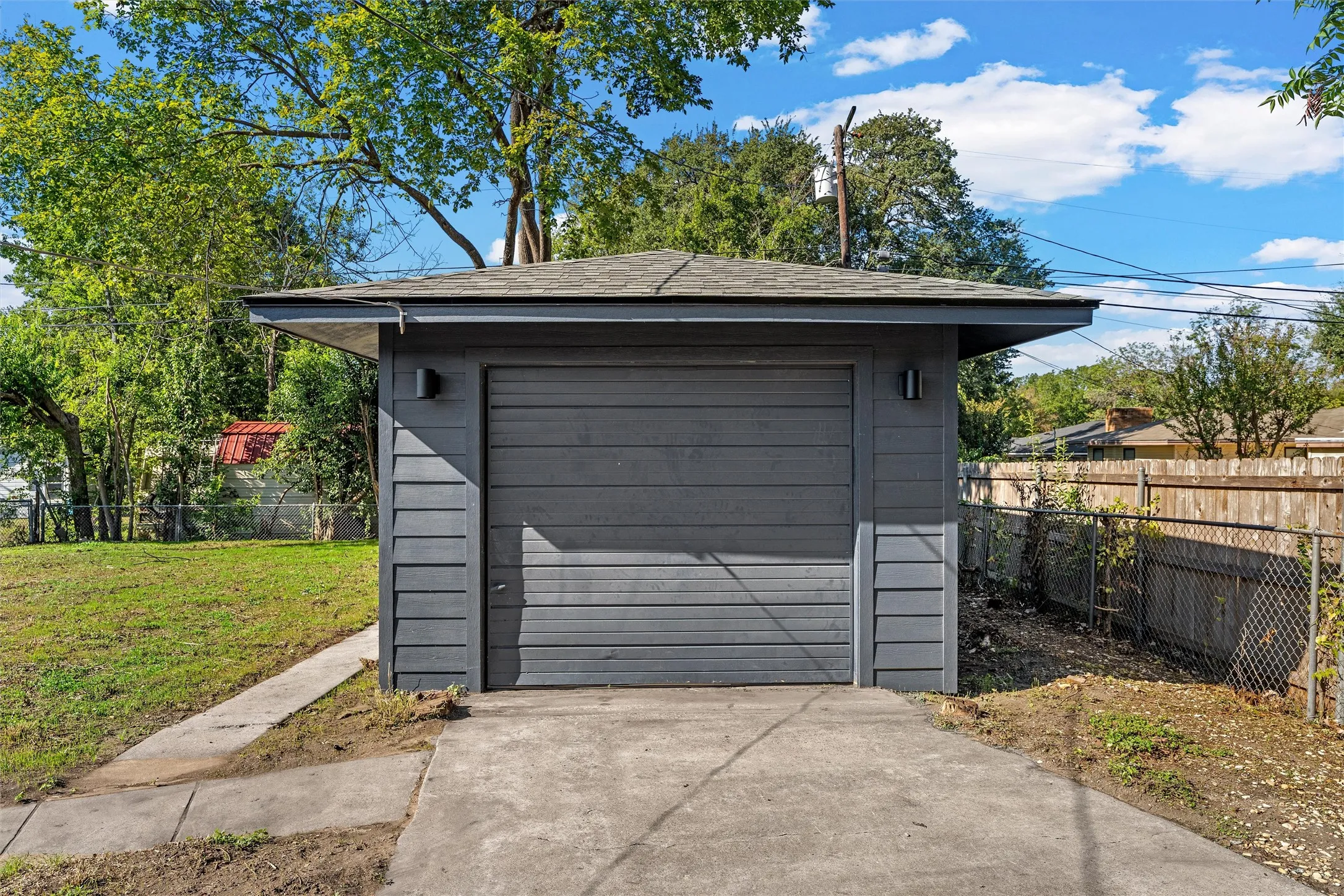 Single Family Residence For Sale in Mc Lennan County , 1116 N 44th Street, Waco, Texas 76710, 3 Bedroom, 2 Bathroom, 1 Garage spaces, 1,407 Sqft, built in 1952, mls#21410171, Real Estate Agent in Waco, Homes For Sale in Mc Lennan county, Homes For Sale in Waco, Realtor in Waco Texas, Real Estate Brokerage Independent Realty Texas, Luminita Cordes Realtor