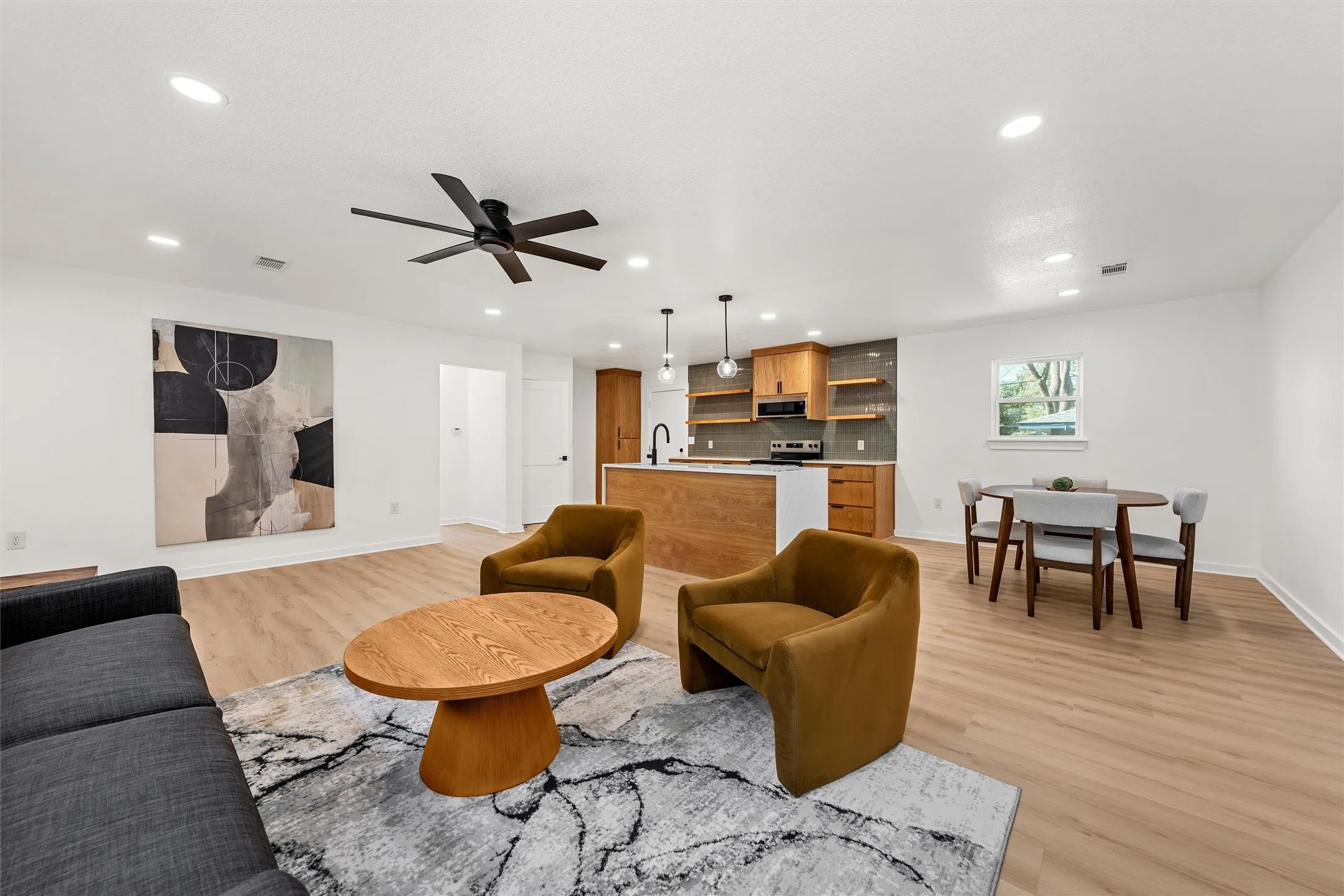 Single Family Residence For Sale in Mc Lennan County , 1116 N 44th Street, Waco, Texas 76710, 3 Bedroom, 2 Bathroom, 1 Garage spaces, 1,407 Sqft, built in 1952, mls#21410171, Real Estate Agent in Waco, Homes For Sale in Mc Lennan county, Homes For Sale in Waco, Realtor in Waco Texas, Real Estate Brokerage Independent Realty Texas, Luminita Cordes Realtor