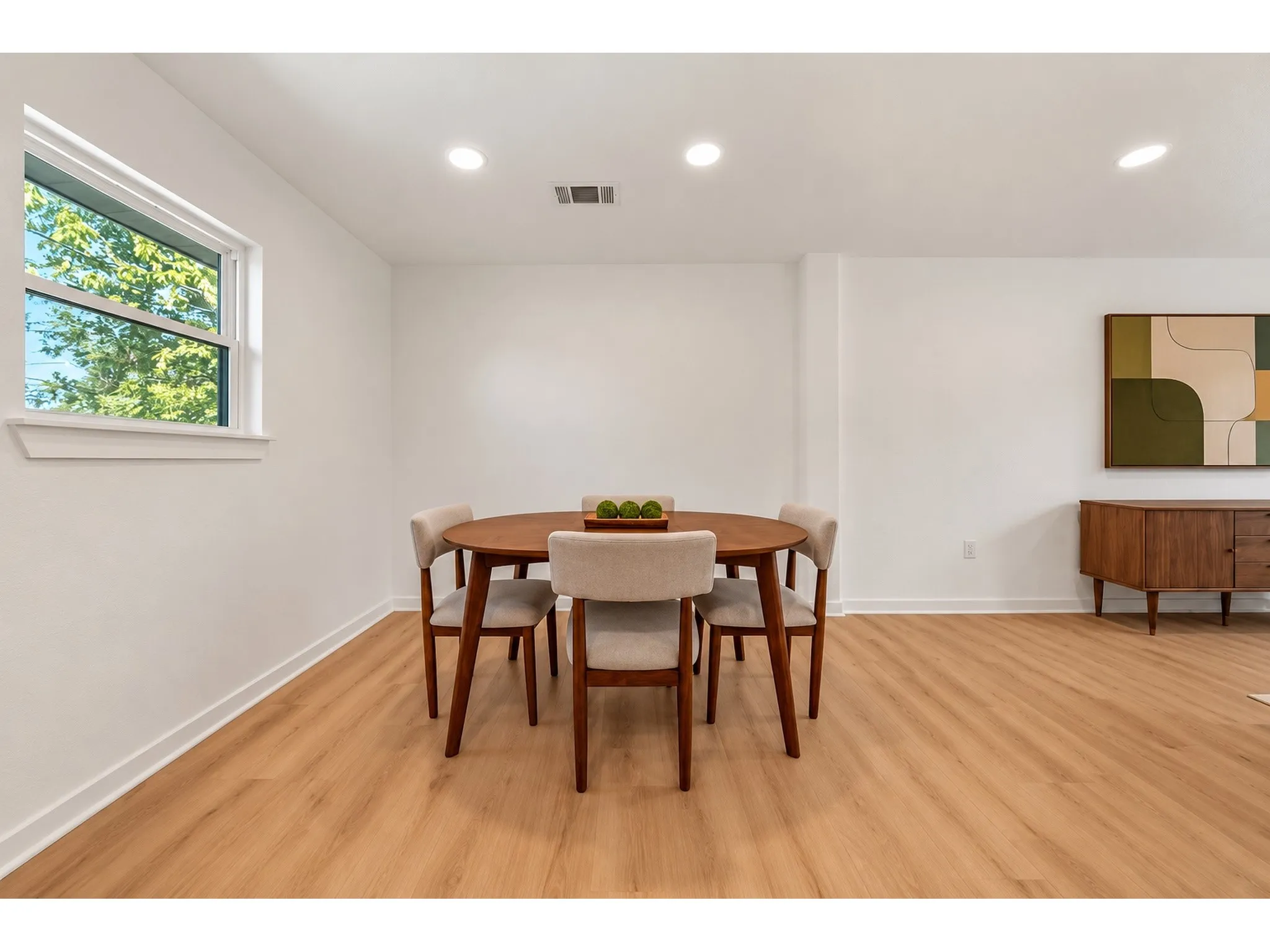 Single Family Residence For Sale in Mc Lennan County , 1116 N 44th Street, Waco, Texas 76710, 3 Bedroom, 2 Bathroom, 1 Garage spaces, 1,407 Sqft, built in 1952, mls#21410171, Real Estate Agent in Waco, Homes For Sale in Mc Lennan county, Homes For Sale in Waco, Realtor in Waco Texas, Real Estate Brokerage Independent Realty Texas, Luminita Cordes Realtor