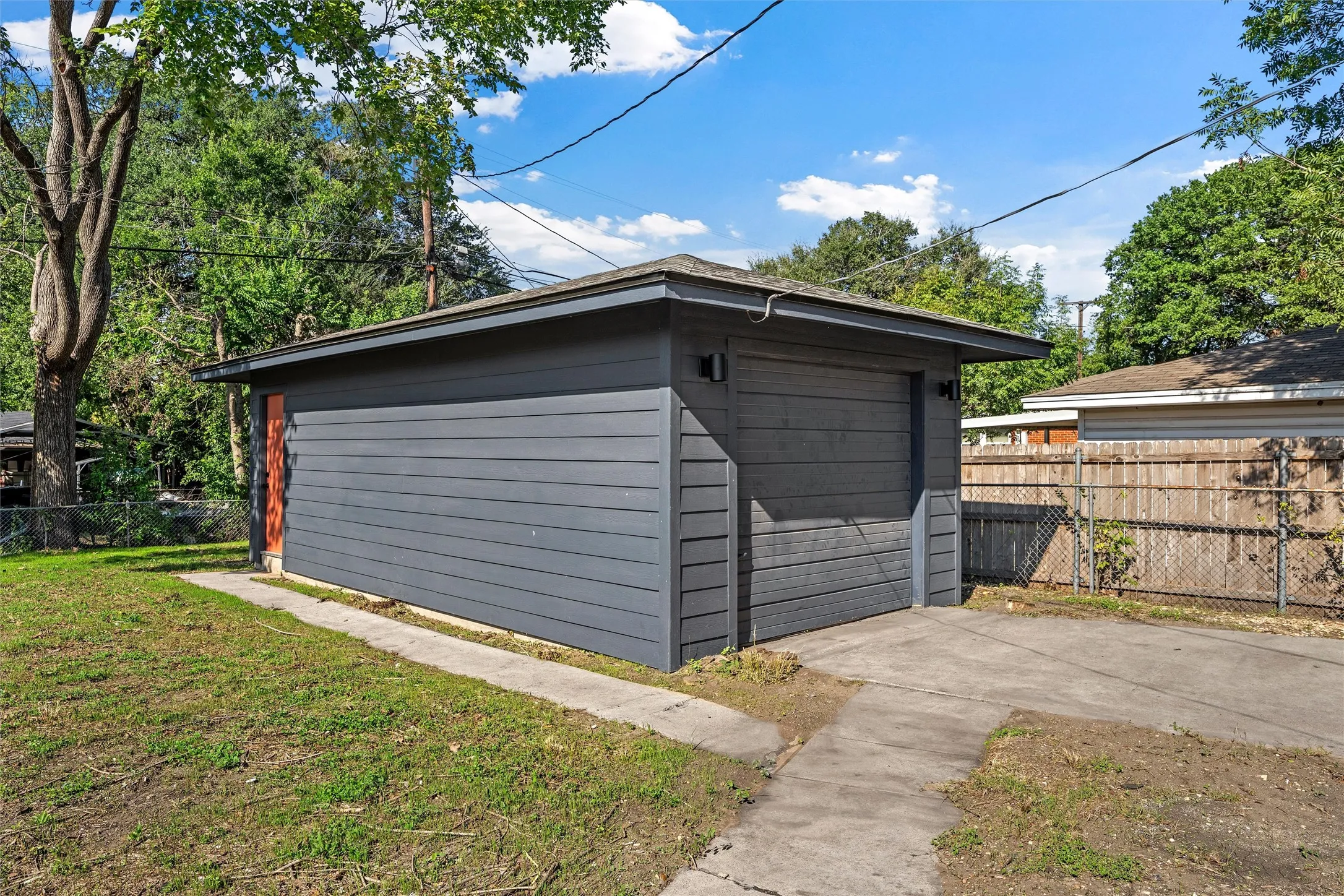 Single Family Residence For Sale in Mc Lennan County , 1116 N 44th Street, Waco, Texas 76710, 3 Bedroom, 2 Bathroom, 1 Garage spaces, 1,407 Sqft, built in 1952, mls#21410171, Real Estate Agent in Waco, Homes For Sale in Mc Lennan county, Homes For Sale in Waco, Realtor in Waco Texas, Real Estate Brokerage Independent Realty Texas, Luminita Cordes Realtor