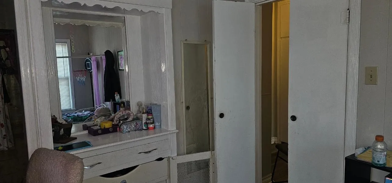 Quadruplex For Sale in Denton County , 2615 N Elm Street, Denton, Texas 76201, 6 Bedroom, 4 Bathroom, Garage spaces, 0 Sqft, built in 1947, mls#21408264, Real Estate Agent in Denton, Homes For Sale in Denton county, Homes For Sale in Denton, Realtor in Denton Texas, Real Estate Brokerage Independent Realty Texas, Luminita Cordes Realtor