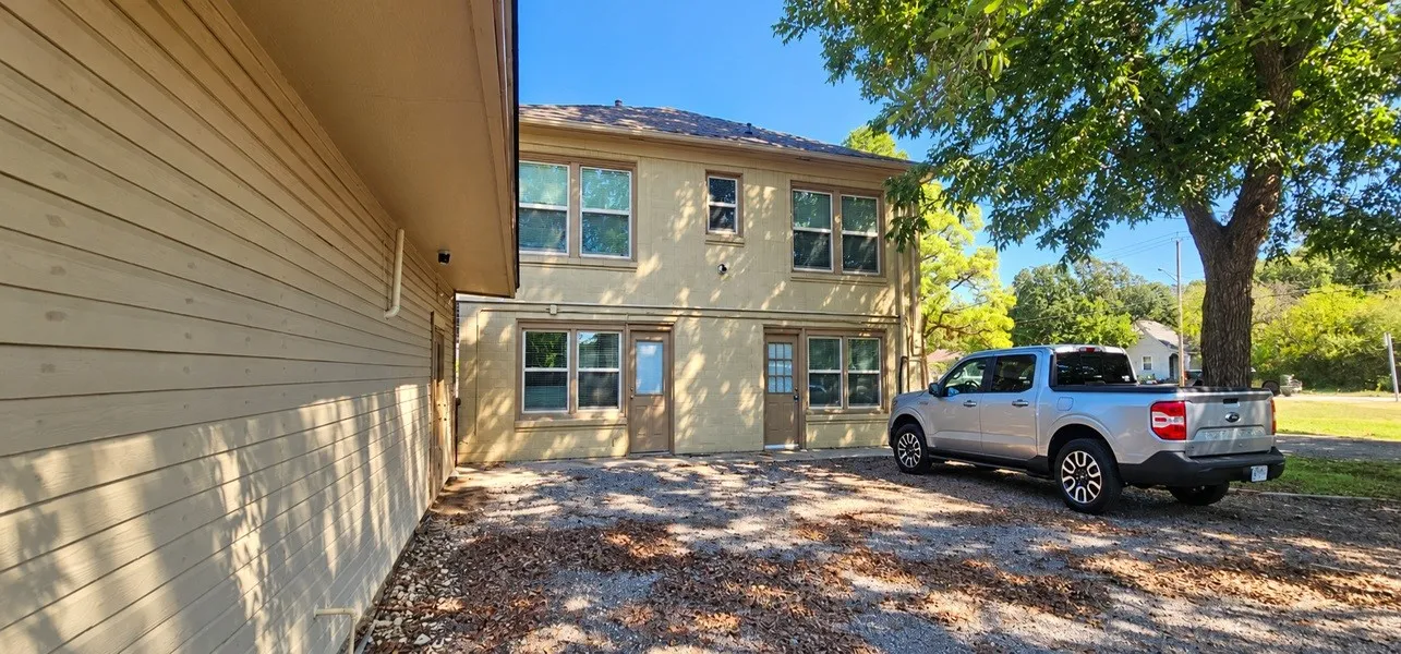 Quadruplex For Sale in Denton County , 2615 N Elm Street, Denton, Texas 76201, 6 Bedroom, 4 Bathroom, Garage spaces, 0 Sqft, built in 1947, mls#21408264, Real Estate Agent in Denton, Homes For Sale in Denton county, Homes For Sale in Denton, Realtor in Denton Texas, Real Estate Brokerage Independent Realty Texas, Luminita Cordes Realtor