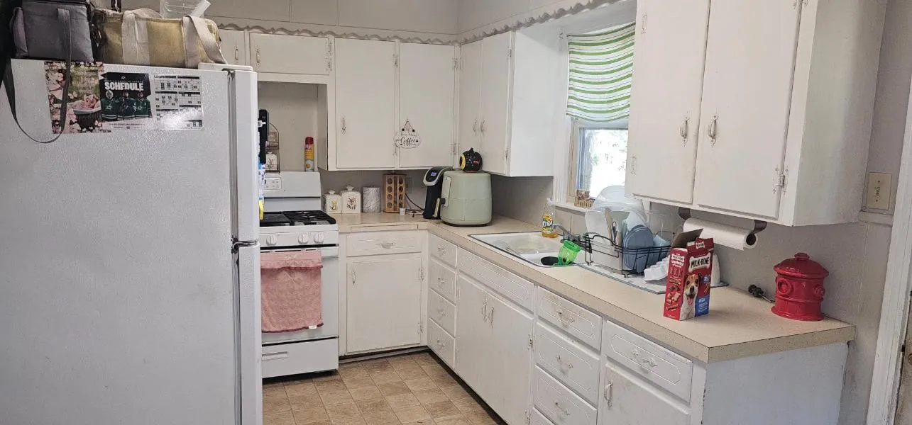 Quadruplex For Sale in Denton County , 2615 N Elm Street, Denton, Texas 76201, 6 Bedroom, 4 Bathroom, Garage spaces, 0 Sqft, built in 1947, mls#21408264, Real Estate Agent in Denton, Homes For Sale in Denton county, Homes For Sale in Denton, Realtor in Denton Texas, Real Estate Brokerage Independent Realty Texas, Luminita Cordes Realtor
