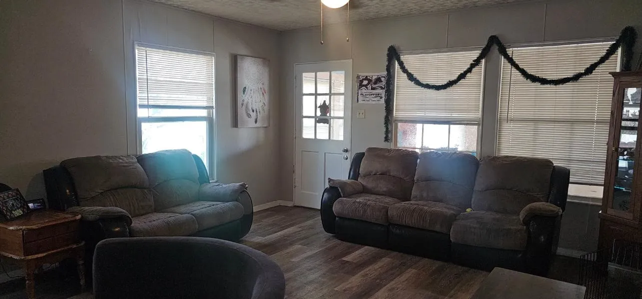 Quadruplex For Sale in Denton County , 2615 N Elm Street, Denton, Texas 76201, 6 Bedroom, 4 Bathroom, Garage spaces, 0 Sqft, built in 1947, mls#21408264, Real Estate Agent in Denton, Homes For Sale in Denton county, Homes For Sale in Denton, Realtor in Denton Texas, Real Estate Brokerage Independent Realty Texas, Luminita Cordes Realtor