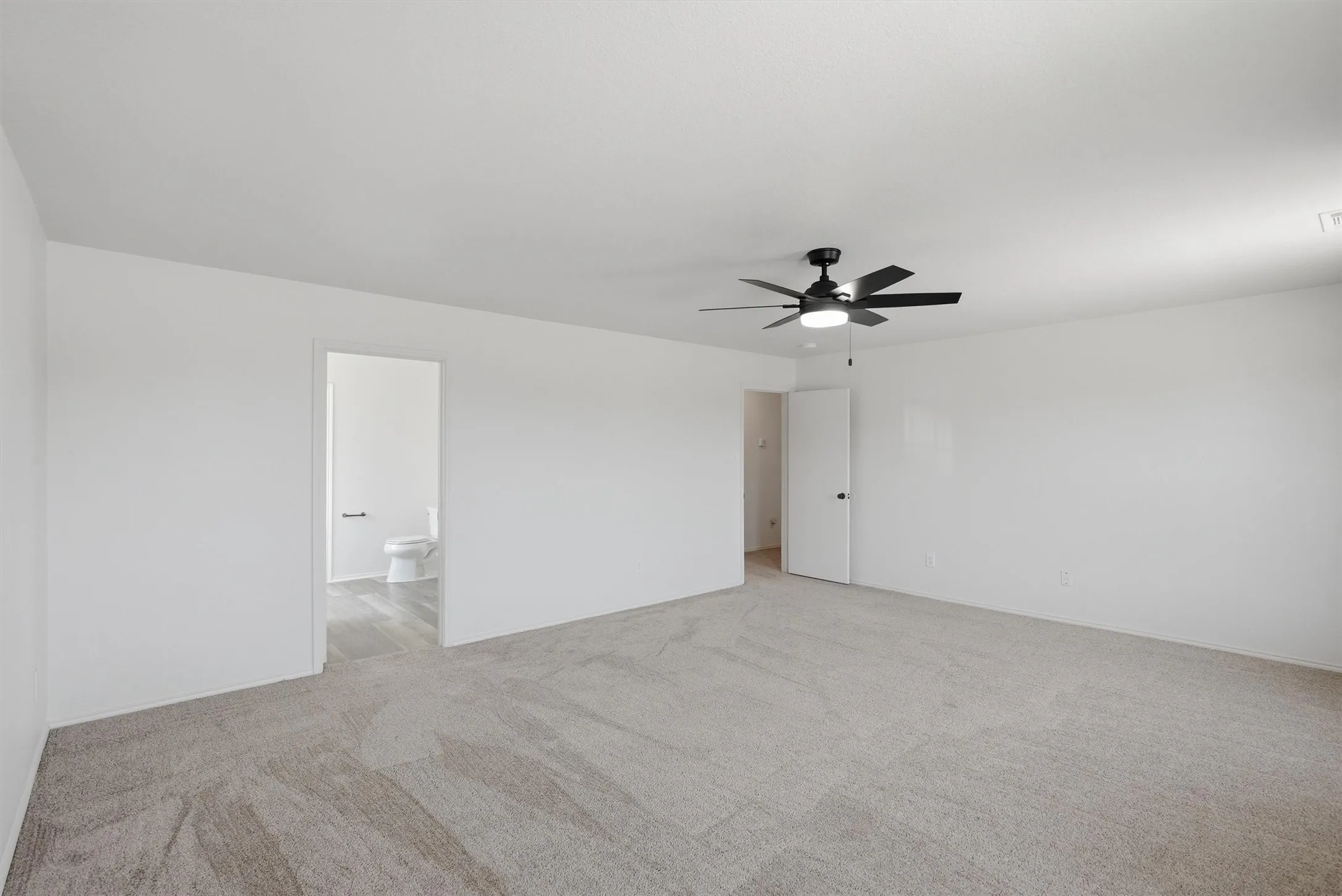 Single Family Residence For Rent in Tarrant County , 7104 Starwood Drive, Fort Worth, Texas 76137, 4 Bedroom, 3 Bathroom, 2 Garage spaces, 2,664 Sqft, built in 2004, mls#21410180, Real Estate Agent in Fort Worth, Homes For Rent in Tarrant county, Homes For Rent in Fort Worth, Realtor in Fort Worth Texas, Real Estate Brokerage Independent Realty Texas, Luminita Cordes Realtor