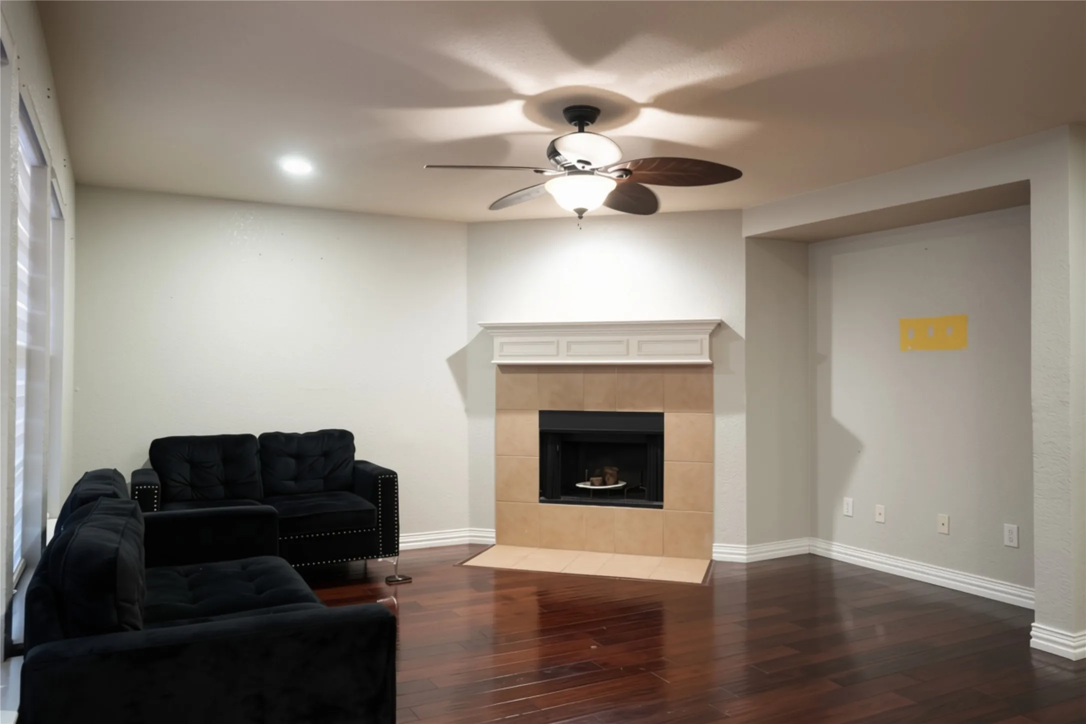 Single Family Residence For Rent in Dallas County , 5440 Kleberg Drive, Grand Prairie, Texas 75052, 3 Bedroom, 3 Bathroom, 2 Garage spaces, 2,964 Sqft, built in 2006, mls#21410201, Real Estate Agent in Grand Prairie, Homes For Rent in Dallas county, Homes For Rent in Grand Prairie, Realtor in Grand Prairie Texas, Real Estate Brokerage Independent Realty Texas, Luminita Cordes Realtor