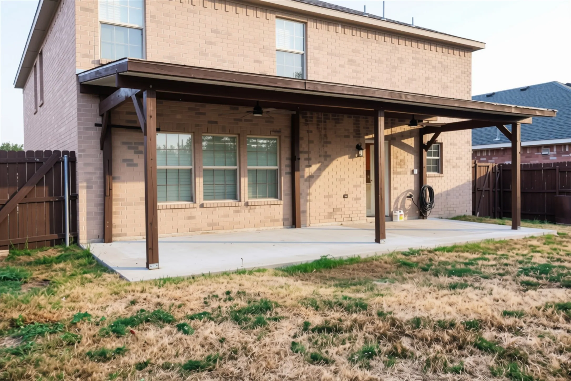 Single Family Residence For Rent in Dallas County , 5440 Kleberg Drive, Grand Prairie, Texas 75052, 3 Bedroom, 3 Bathroom, 2 Garage spaces, 2,964 Sqft, built in 2006, mls#21410201, Real Estate Agent in Grand Prairie, Homes For Rent in Dallas county, Homes For Rent in Grand Prairie, Realtor in Grand Prairie Texas, Real Estate Brokerage Independent Realty Texas, Luminita Cordes Realtor