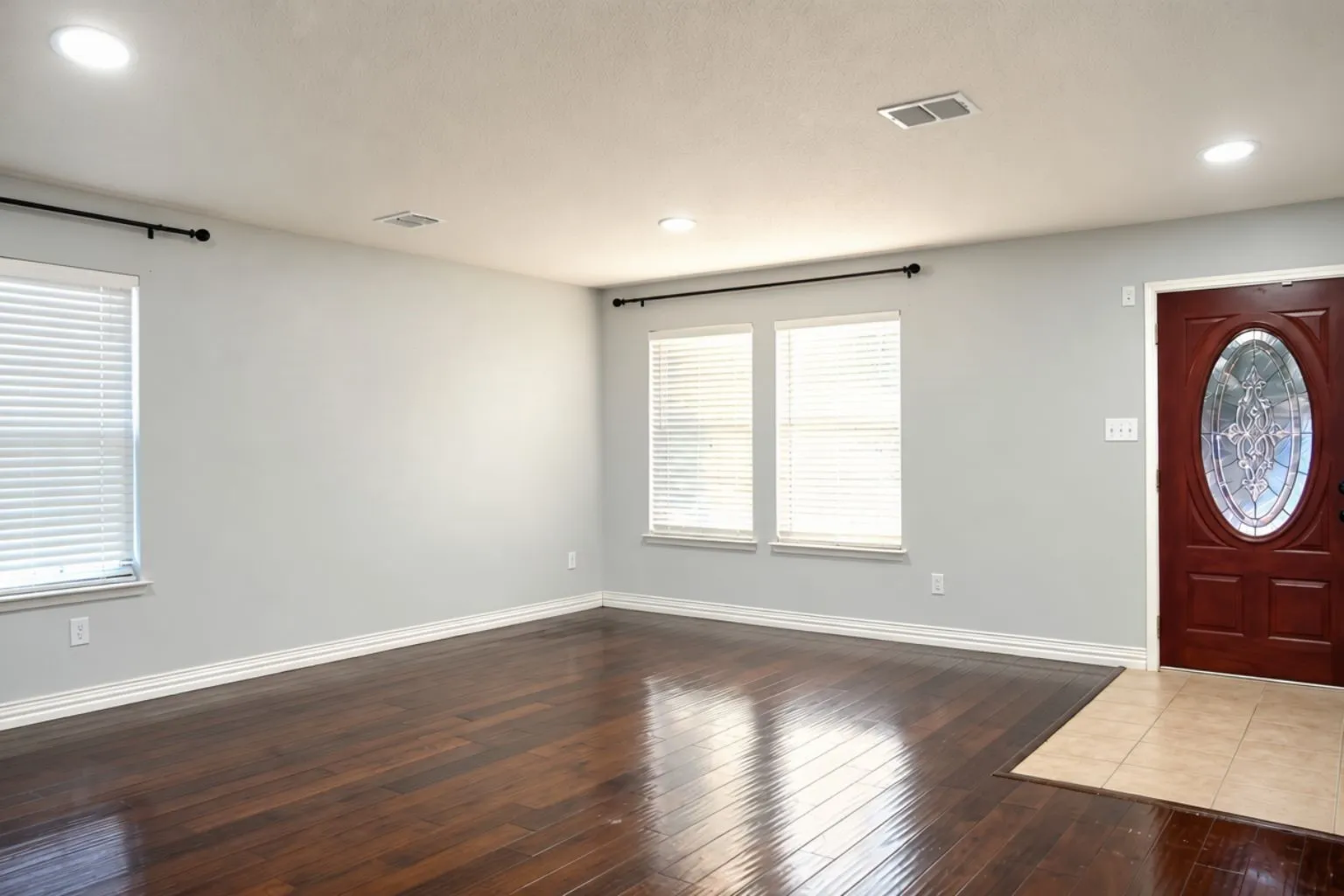 Single Family Residence For Rent in Dallas County , 5440 Kleberg Drive, Grand Prairie, Texas 75052, 3 Bedroom, 3 Bathroom, 2 Garage spaces, 2,964 Sqft, built in 2006, mls#21410201, Real Estate Agent in Grand Prairie, Homes For Rent in Dallas county, Homes For Rent in Grand Prairie, Realtor in Grand Prairie Texas, Real Estate Brokerage Independent Realty Texas, Luminita Cordes Realtor