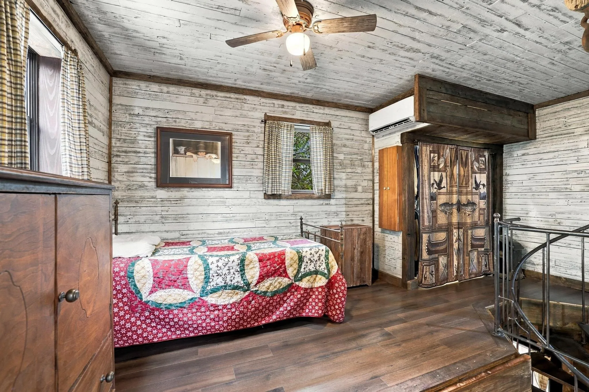 Single Family Residence For Sale in Fannin County , 351 County Road 2274, Telephone, Texas 75488, 2 Bedroom, 1 Bathroom, Garage spaces, 840 Sqft, built in 1987, mls#21392130, Real Estate Agent in Telephone, Homes For Sale in Fannin county, Homes For Sale in Telephone, Realtor in Telephone Texas, Real Estate Brokerage Independent Realty Texas, Luminita Cordes Realtor