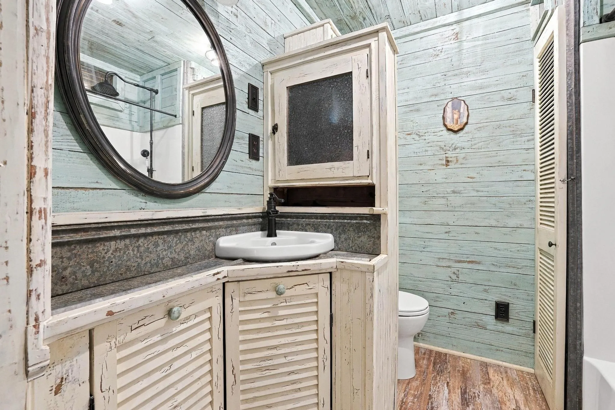 Single Family Residence For Sale in Fannin County , 351 County Road 2274, Telephone, Texas 75488, 2 Bedroom, 1 Bathroom, Garage spaces, 840 Sqft, built in 1987, mls#21392130, Real Estate Agent in Telephone, Homes For Sale in Fannin county, Homes For Sale in Telephone, Realtor in Telephone Texas, Real Estate Brokerage Independent Realty Texas, Luminita Cordes Realtor