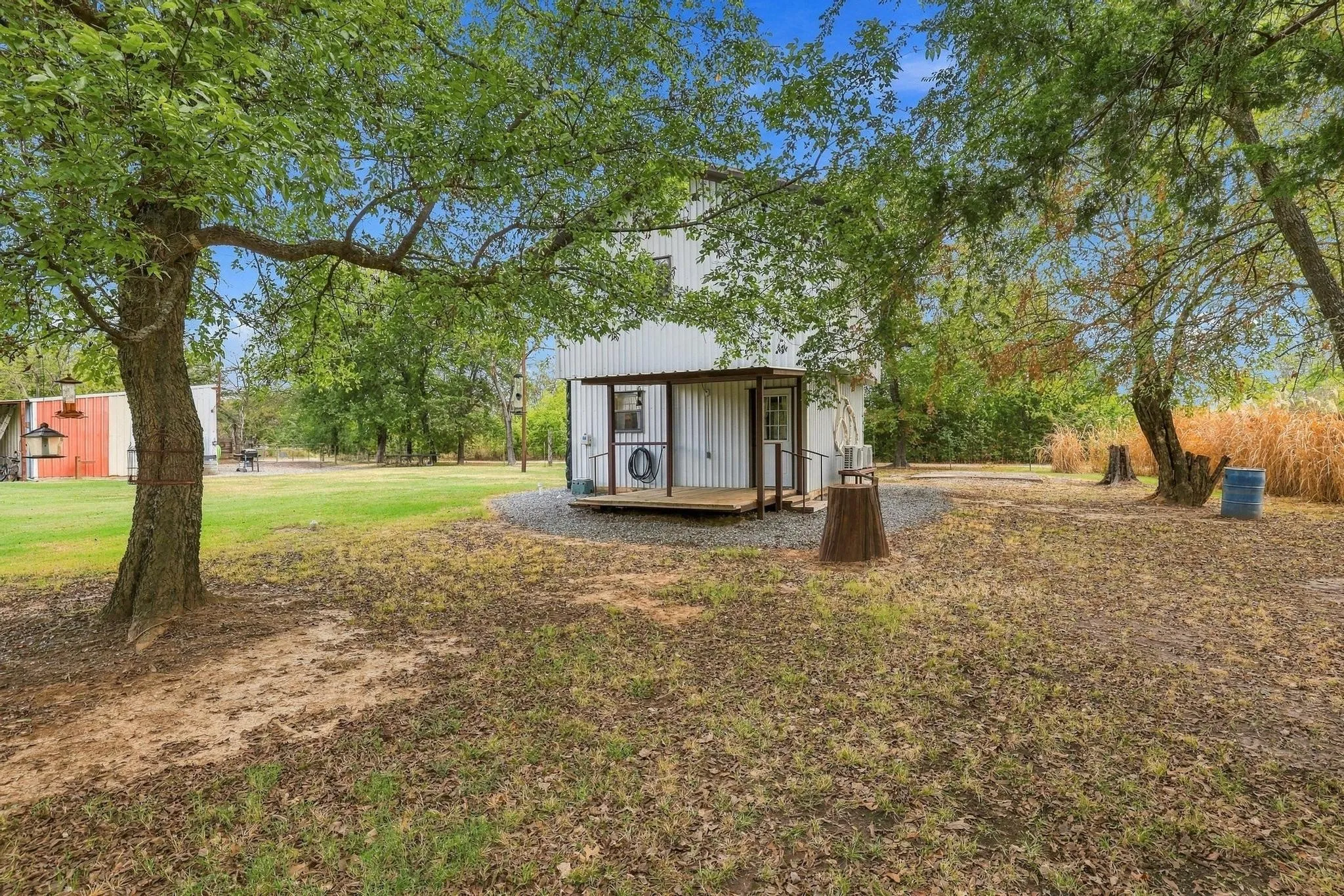 Single Family Residence For Sale in Fannin County , 351 County Road 2274, Telephone, Texas 75488, 2 Bedroom, 1 Bathroom, Garage spaces, 840 Sqft, built in 1987, mls#21392130, Real Estate Agent in Telephone, Homes For Sale in Fannin county, Homes For Sale in Telephone, Realtor in Telephone Texas, Real Estate Brokerage Independent Realty Texas, Luminita Cordes Realtor