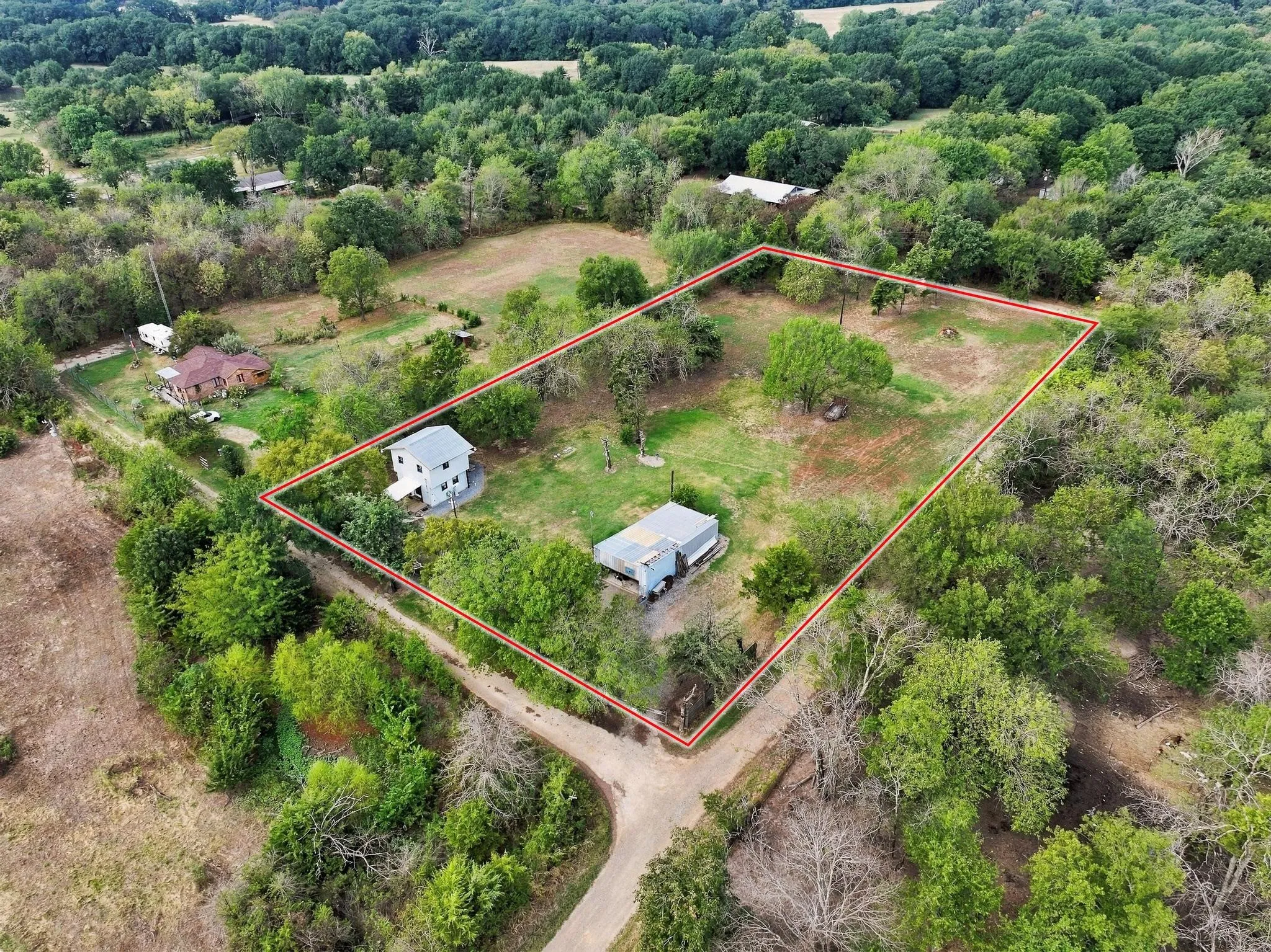 Single Family Residence For Sale in Fannin County , 351 County Road 2274, Telephone, Texas 75488, 2 Bedroom, 1 Bathroom, Garage spaces, 840 Sqft, built in 1987, mls#21392130, Real Estate Agent in Telephone, Homes For Sale in Fannin county, Homes For Sale in Telephone, Realtor in Telephone Texas, Real Estate Brokerage Independent Realty Texas, Luminita Cordes Realtor