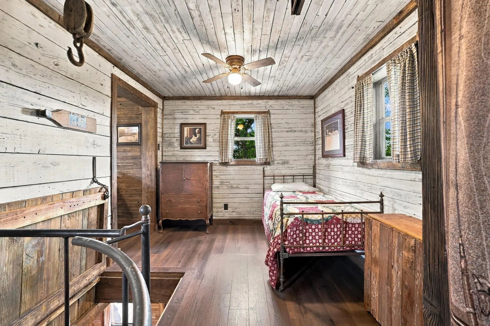 Single Family Residence For Sale in Fannin County , 351 County Road 2274, Telephone, Texas 75488, 2 Bedroom, 1 Bathroom, Garage spaces, 840 Sqft, built in 1987, mls#21392130, Real Estate Agent in Telephone, Homes For Sale in Fannin county, Homes For Sale in Telephone, Realtor in Telephone Texas, Real Estate Brokerage Independent Realty Texas, Luminita Cordes Realtor