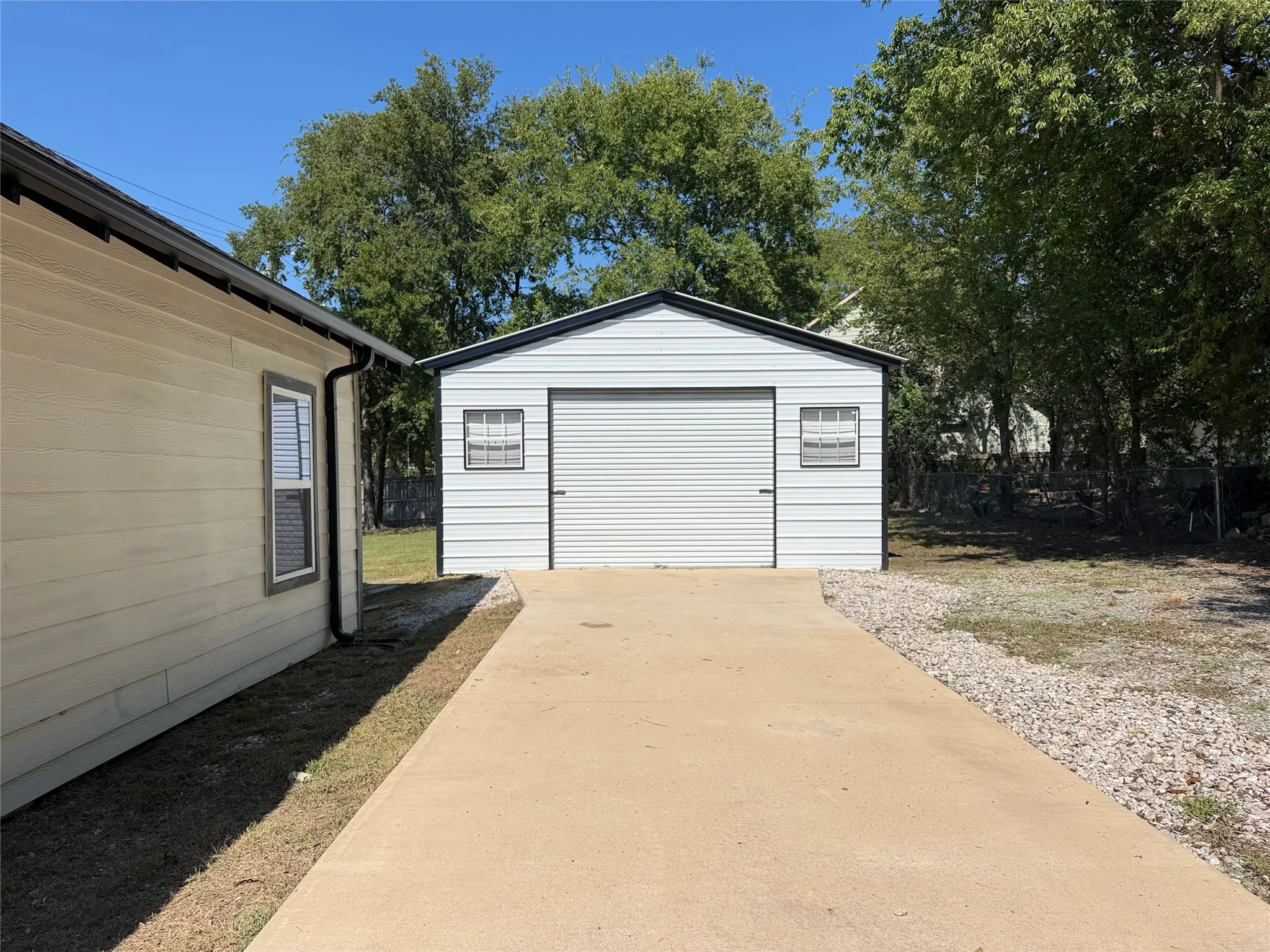 Single Family Residence For Sale in Grayson County , 1425 E Cherry Street, Sherman, Texas 75090, 3 Bedroom, 1 Bathroom, 1 Garage spaces, 1,428 Sqft, built in 1930, mls#21410206, Real Estate Agent in Sherman, Homes For Sale in Grayson county, Homes For Sale in Sherman, Realtor in Sherman Texas, Real Estate Brokerage Independent Realty Texas, Luminita Cordes Realtor