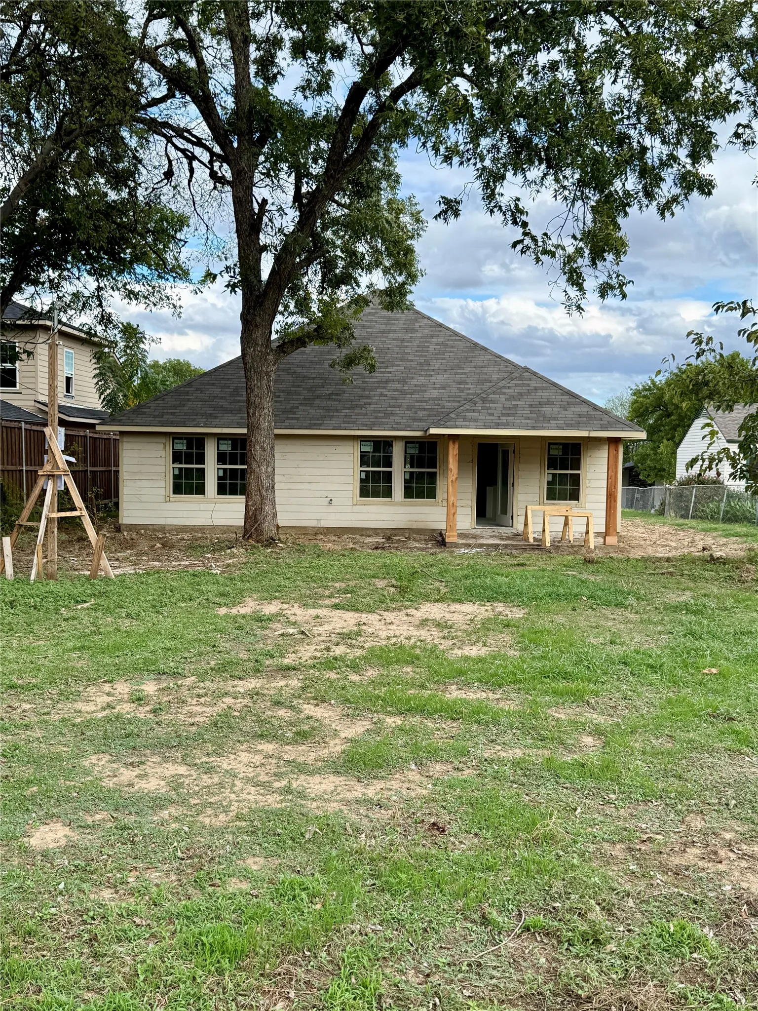 Single Family Residence For Sale in Dallas County , 427 32nd Street, Grand Prairie, Texas 75050, 4 Bedroom, 3 Bathroom, 2 Garage spaces, 2,690 Sqft, built in 2026, mls#21409925, Real Estate Agent in Grand Prairie, Homes For Sale in Dallas county, Homes For Sale in Grand Prairie, Realtor in Grand Prairie Texas, Real Estate Brokerage Independent Realty Texas, Luminita Cordes Realtor