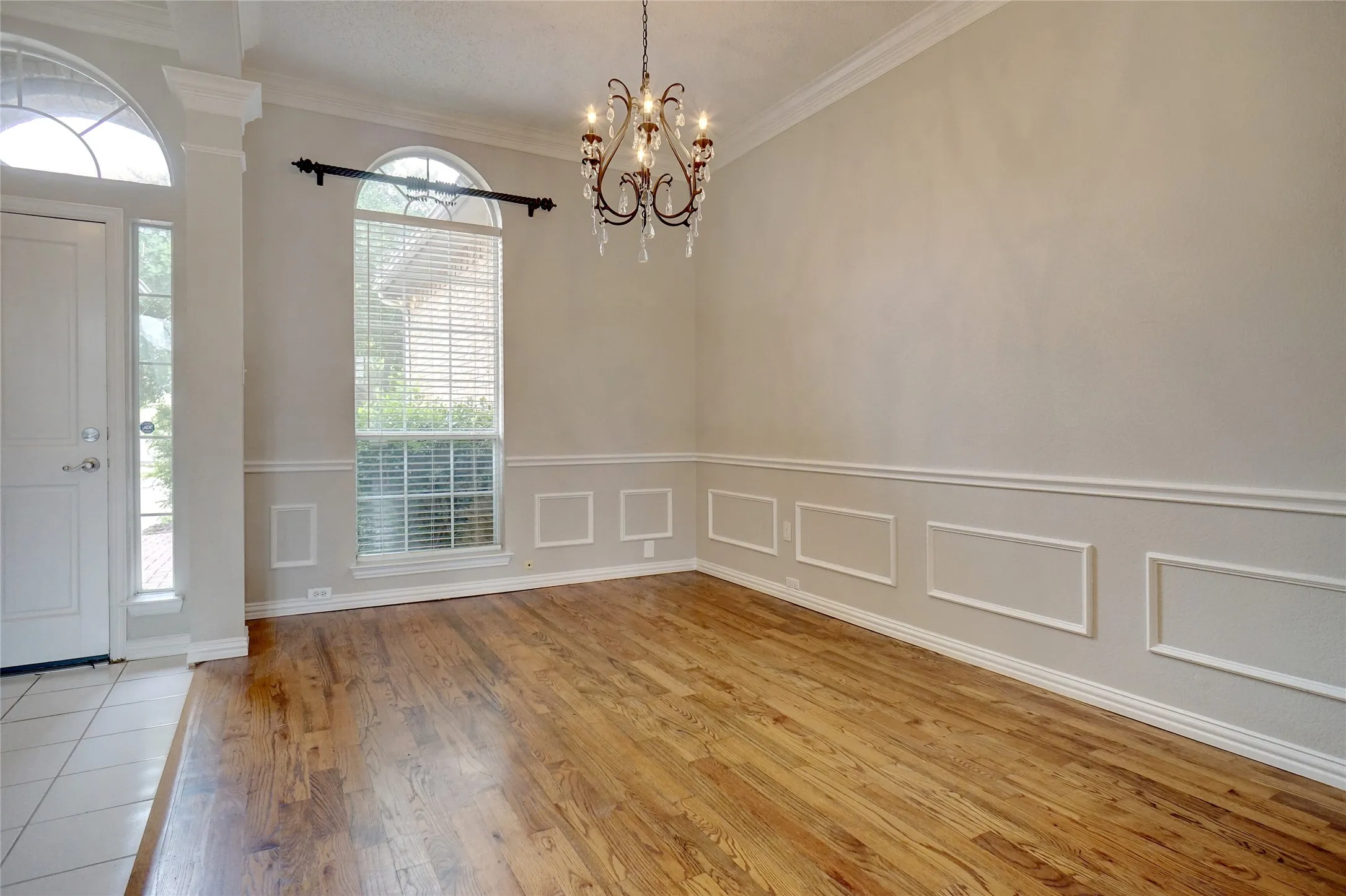Single Family Residence For Rent in Tarrant County , 2802 Southwood Court, Grapevine, Texas 76051, 4 Bedroom, 2 Bathroom, 2 Garage spaces, 2,323 Sqft, built in 1995, mls#21409606, Real Estate Agent in Grapevine, Homes For Rent in Tarrant county, Homes For Rent in Grapevine, Realtor in Grapevine Texas, Real Estate Brokerage Independent Realty Texas, Luminita Cordes Realtor