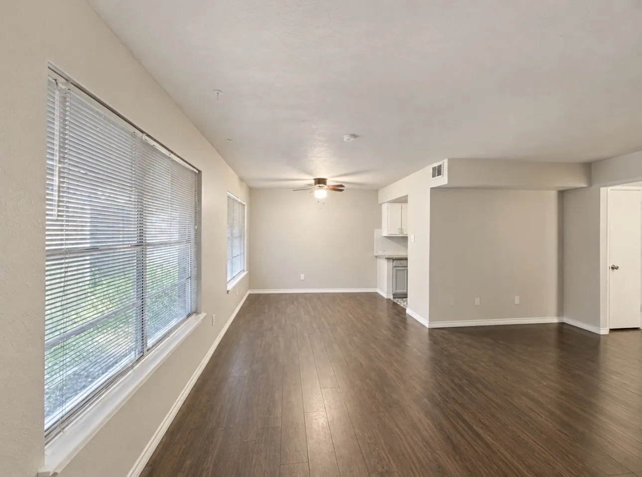 Condominium For Rent in Dallas County , 8067 Meadow Road 114, Dallas, Texas 75231, 1 Bedroom, 1 Bathroom, Garage spaces, 724 Sqft, built in 1969, mls#21410098, Real Estate Agent in Dallas, Homes For Rent in Dallas county, Homes For Rent in Dallas, Realtor in Dallas Texas, Real Estate Brokerage Independent Realty Texas, Luminita Cordes Realtor