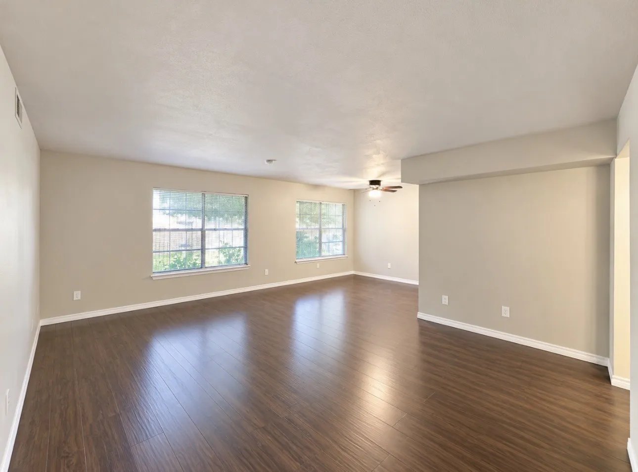 Condominium For Rent in Dallas County , 8067 Meadow Road 114, Dallas, Texas 75231, 1 Bedroom, 1 Bathroom, Garage spaces, 724 Sqft, built in 1969, mls#21410098, Real Estate Agent in Dallas, Homes For Rent in Dallas county, Homes For Rent in Dallas, Realtor in Dallas Texas, Real Estate Brokerage Independent Realty Texas, Luminita Cordes Realtor