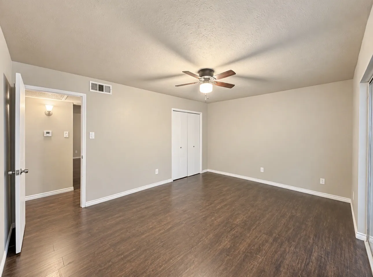 Condominium For Rent in Dallas County , 8067 Meadow Road 114, Dallas, Texas 75231, 1 Bedroom, 1 Bathroom, Garage spaces, 724 Sqft, built in 1969, mls#21410098, Real Estate Agent in Dallas, Homes For Rent in Dallas county, Homes For Rent in Dallas, Realtor in Dallas Texas, Real Estate Brokerage Independent Realty Texas, Luminita Cordes Realtor