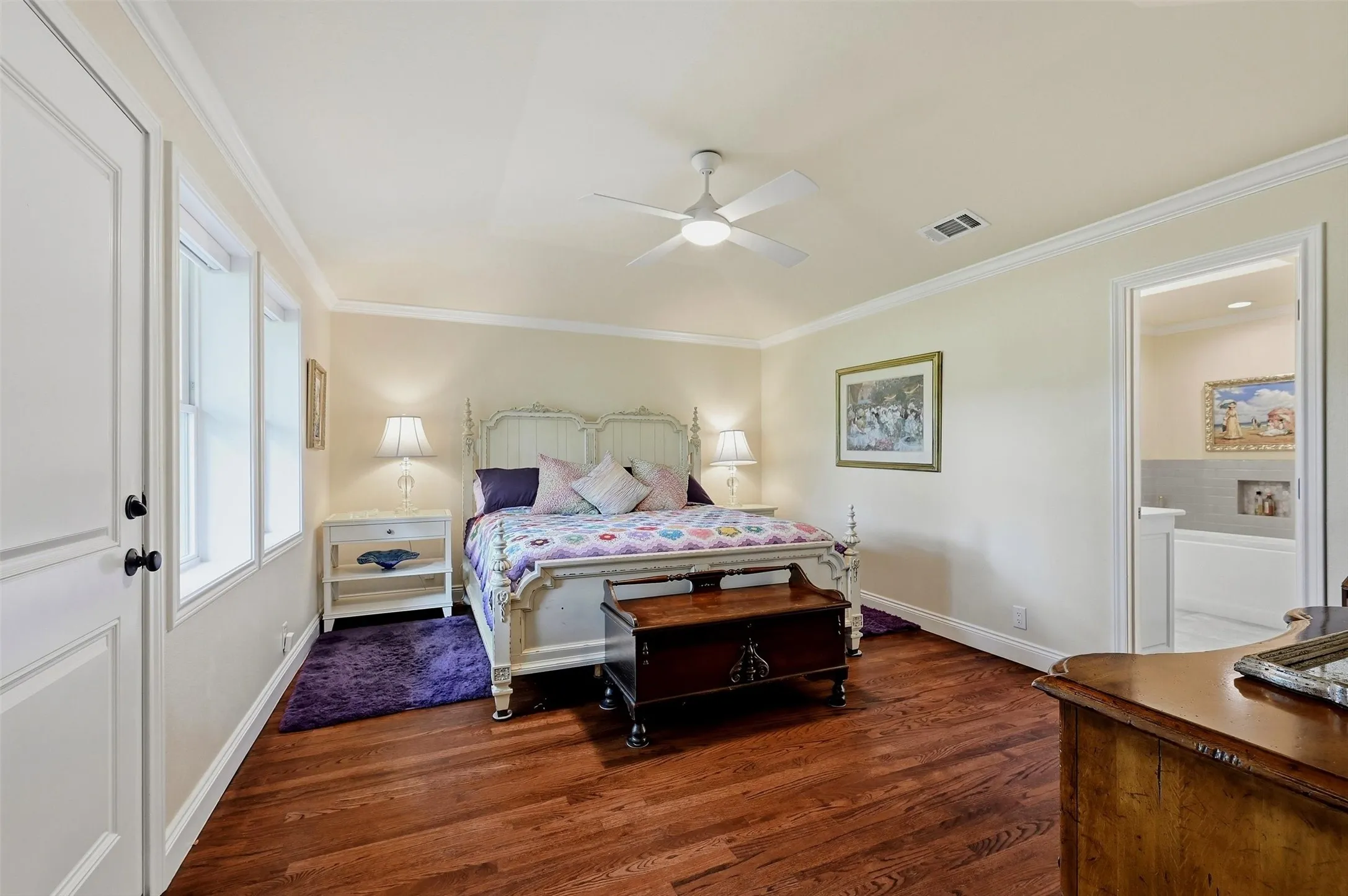 Single Family Residence For Sale in Cooke County , 215 Modoc Trail, Lake Kiowa, Texas 76240, 5 Bedroom, 4 Bathroom, 2 Garage spaces, 2,723 Sqft, built in 1992, mls#21410203, Real Estate Agent in Lake Kiowa, Homes For Sale in Cooke county, Homes For Sale in Lake Kiowa, Realtor in Lake Kiowa Texas, Real Estate Brokerage Independent Realty Texas, Luminita Cordes Realtor